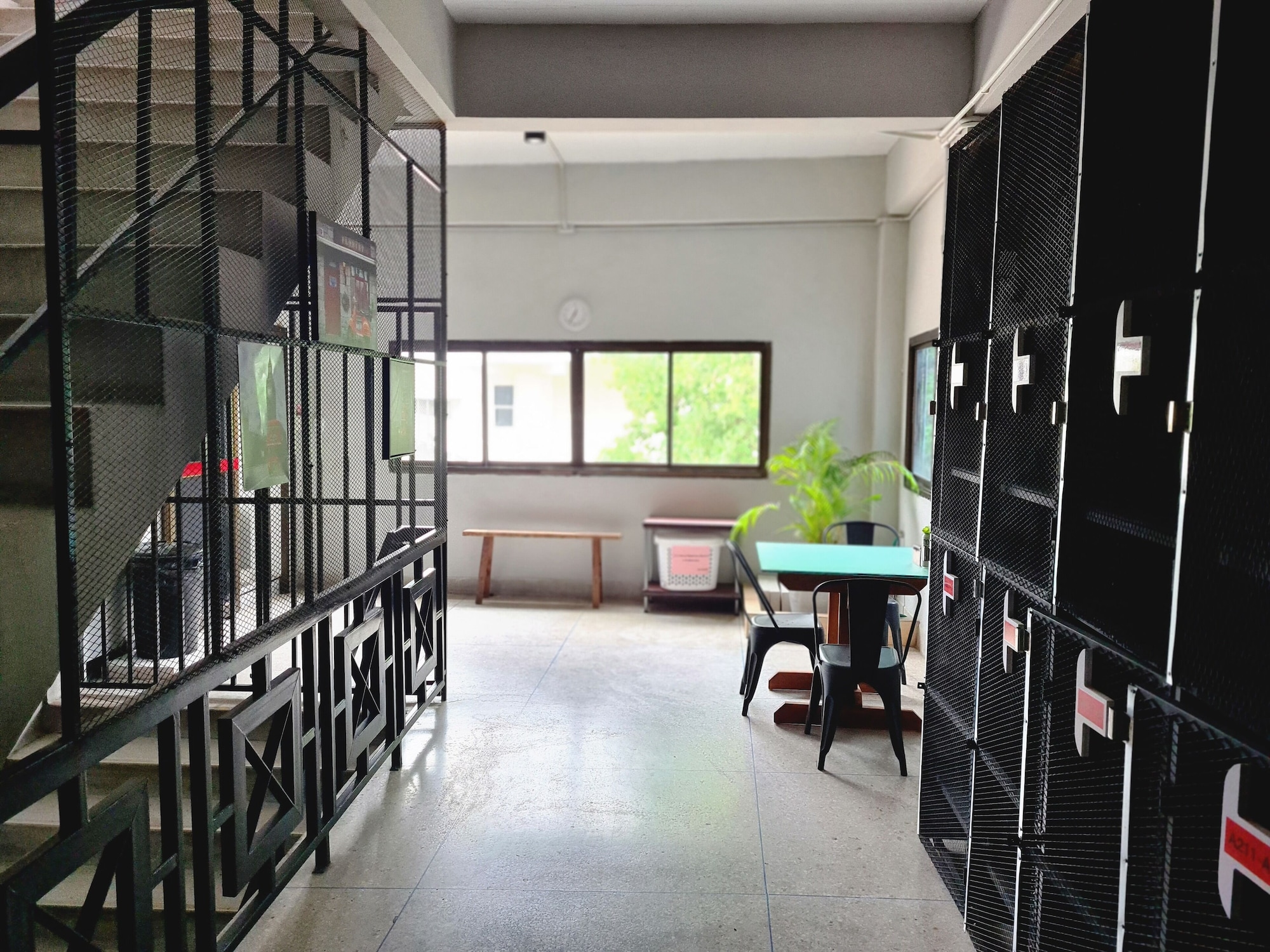 家庭房含4张单人床与共用浴室