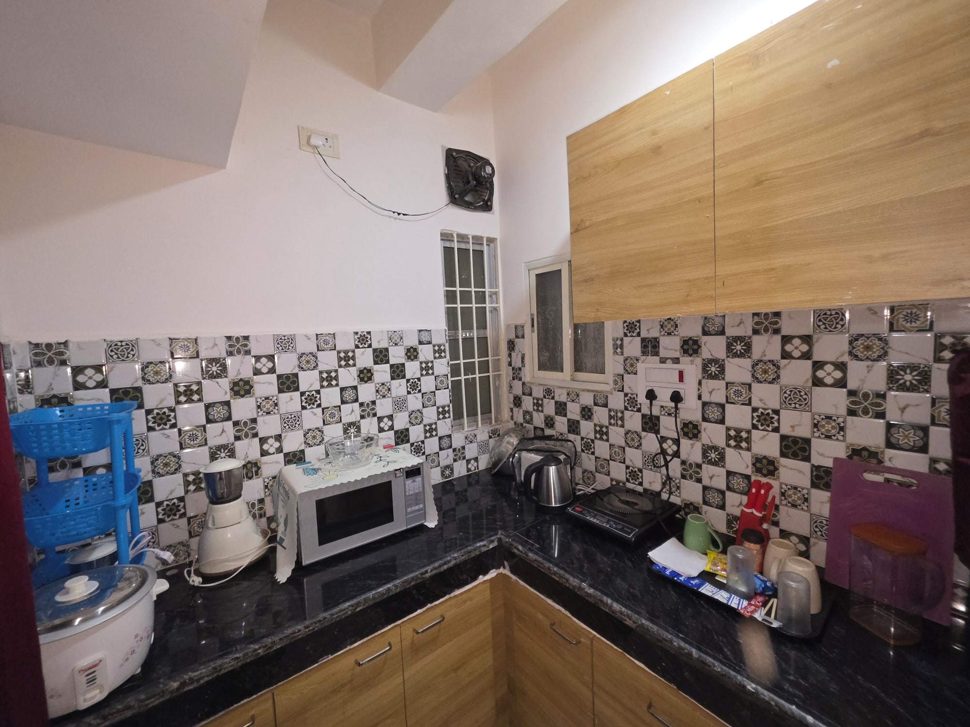 奢华公寓， 多张床， 阳台， 城市景观