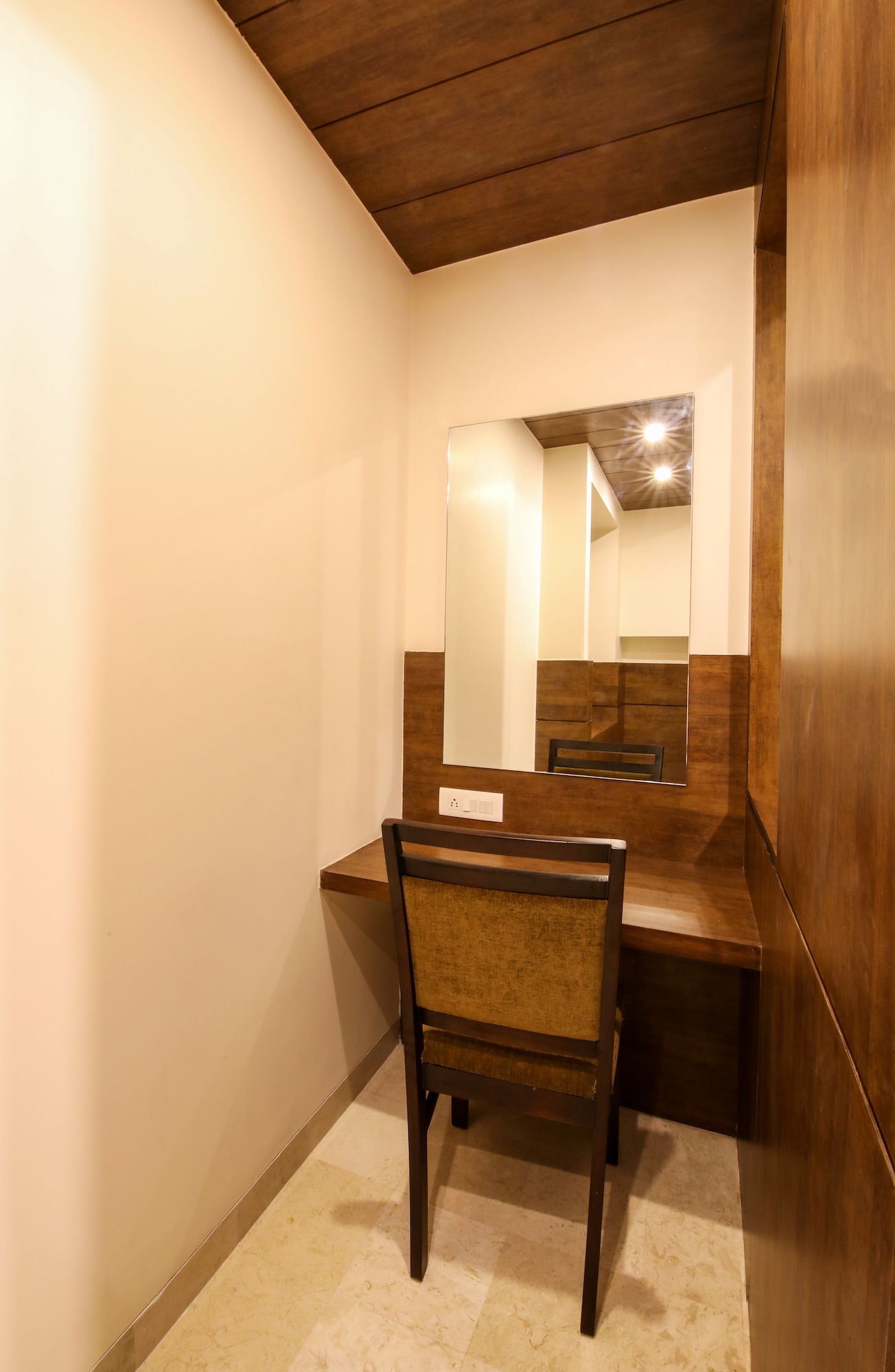 豪华双人间（1张特大床）