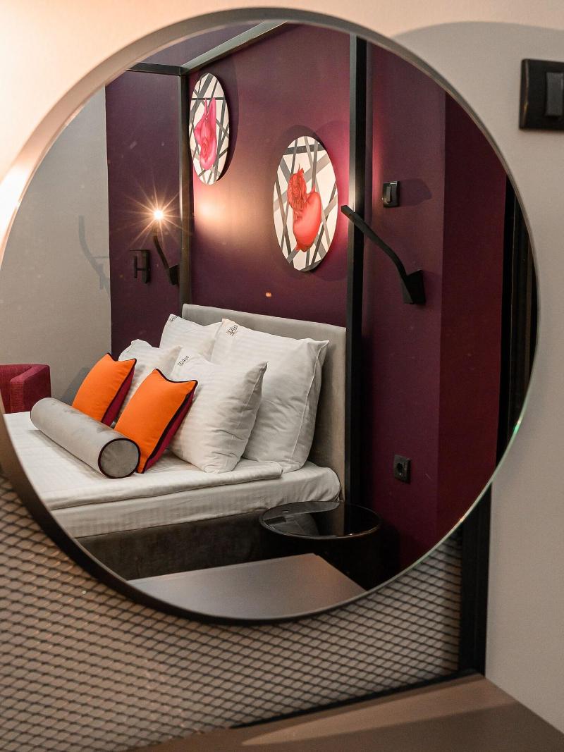 豪华双人床房（带加床）