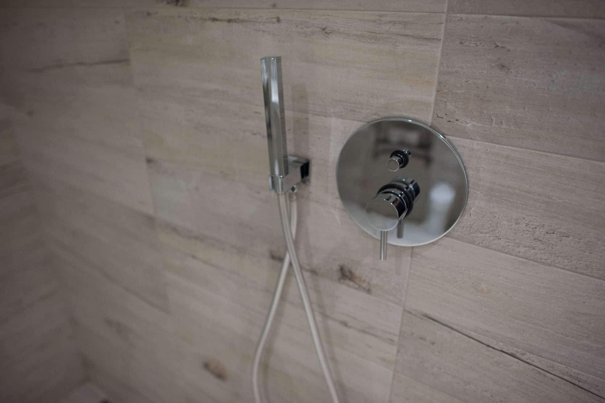 双人房， 1 间卧室， 底层