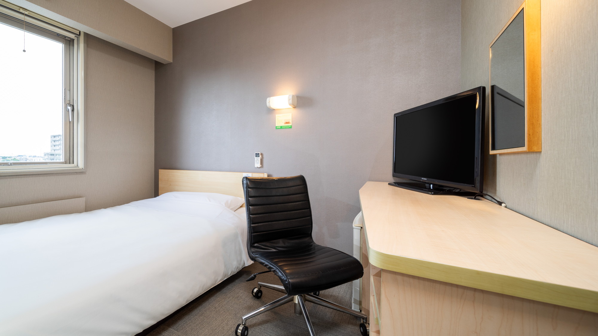 无烟标准房 床尺寸140cm 1张双人床