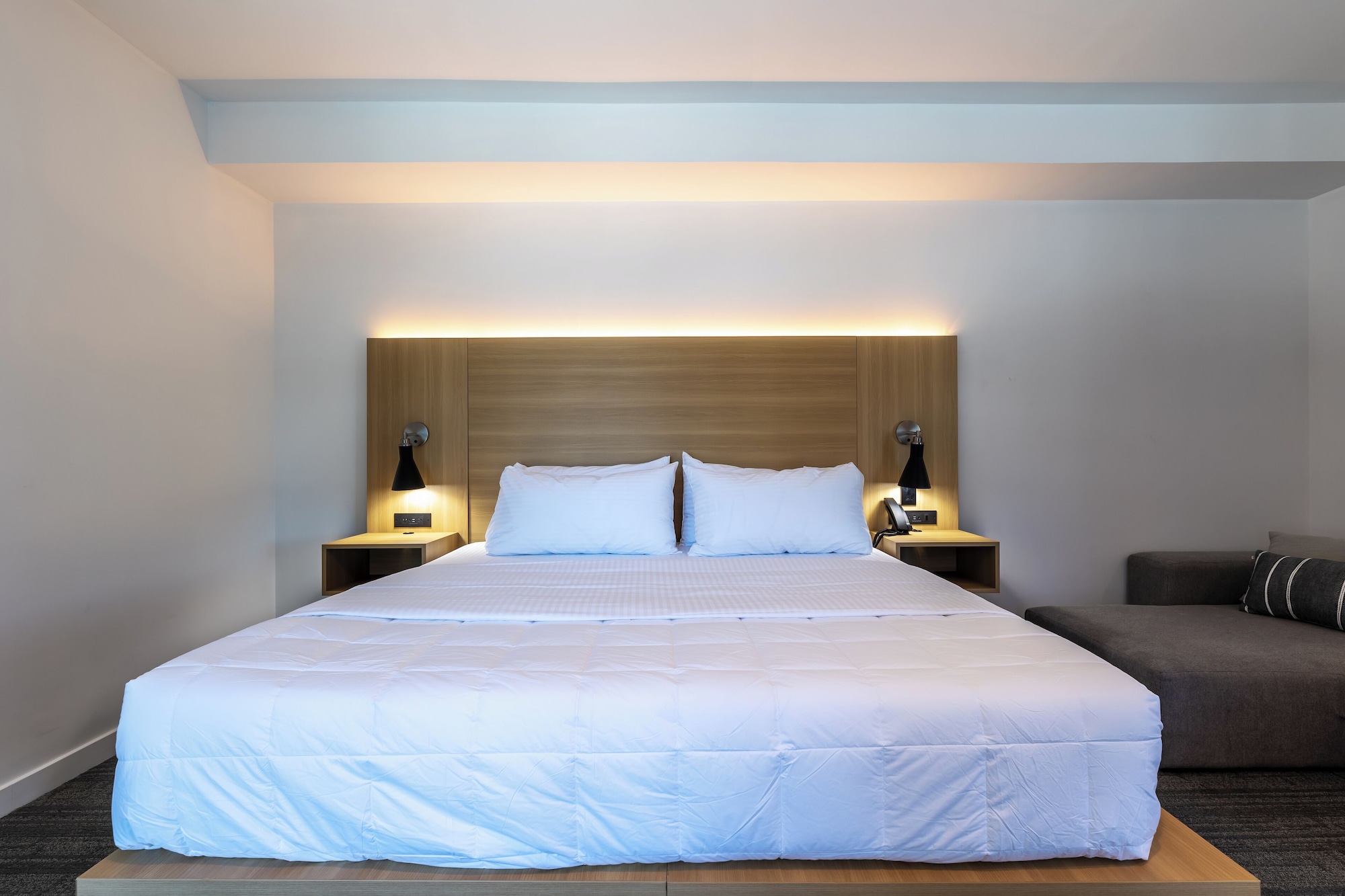 豪华大床房带阳台-禁烟