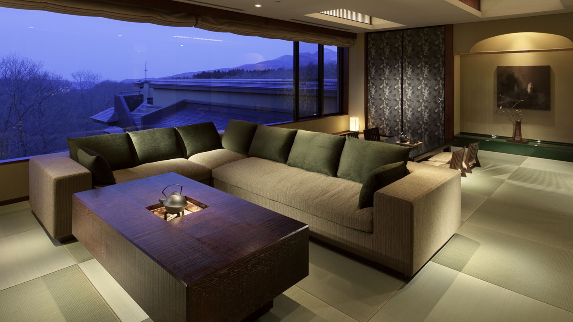 奢华套房和洋式双床房，山脉及河景无烟房（带温泉风吕的全景套房，112平方米）