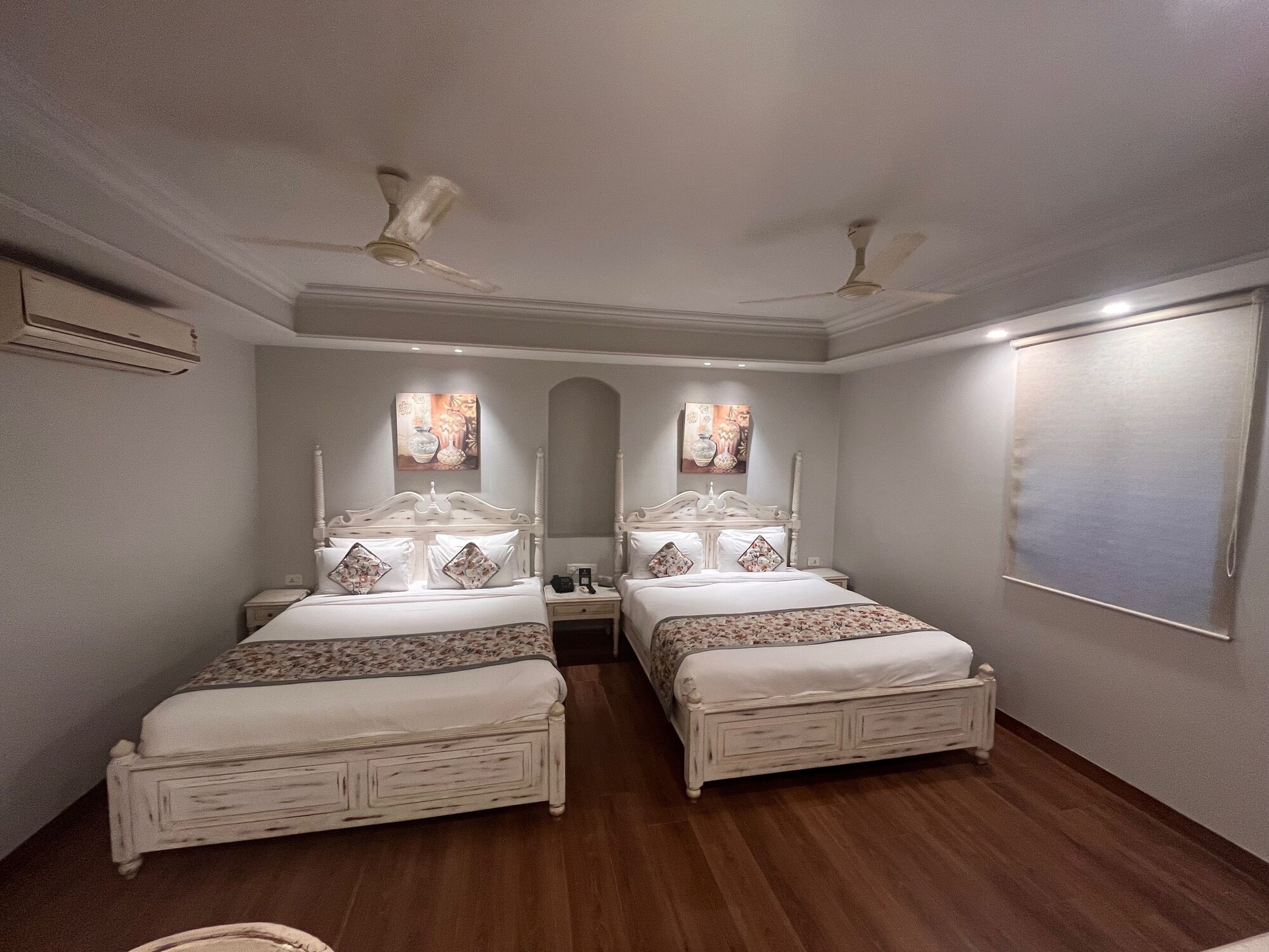 带有2张大床的家庭间