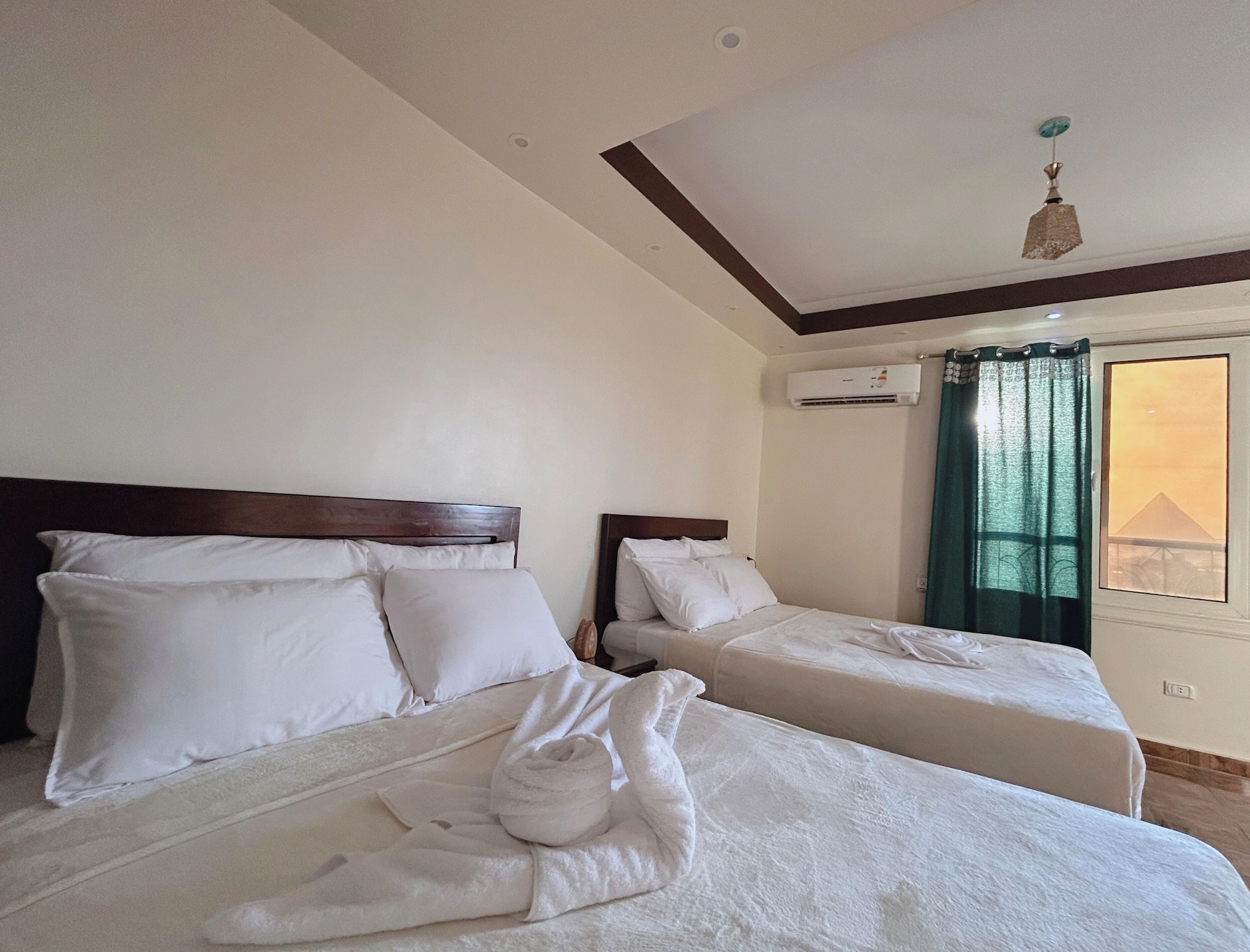 金字塔景观双床房