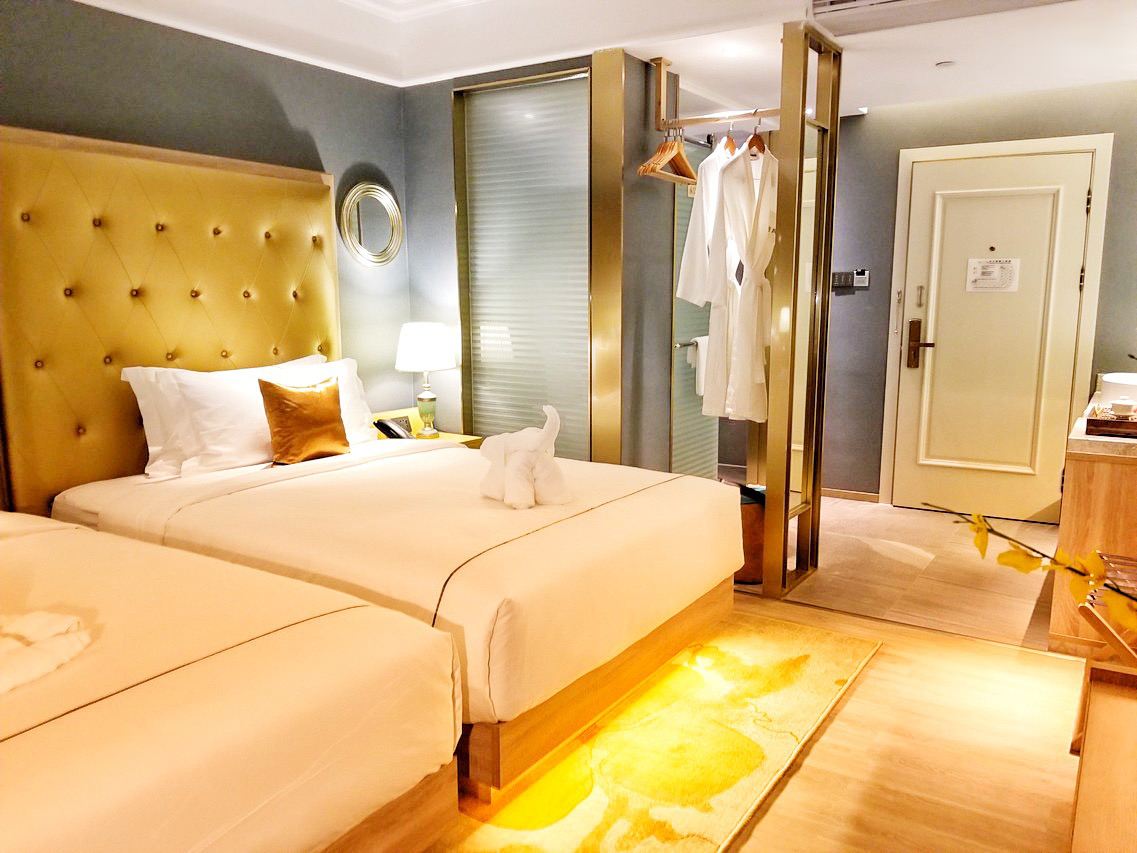 豪华城景双床房【舒适浴袍+落地窗+安睡床品】