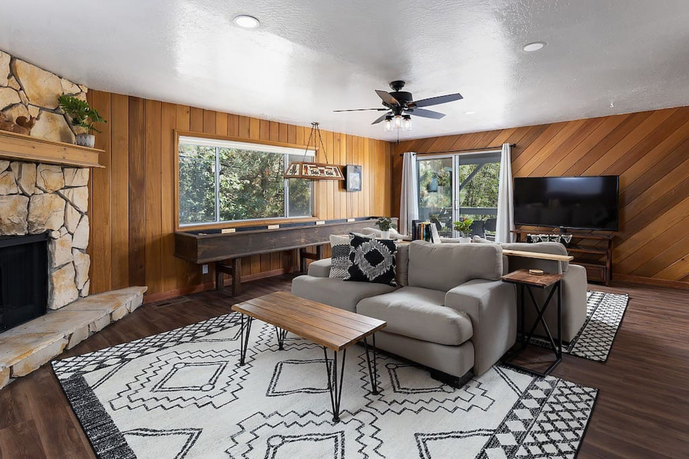 Magical Mountain Views And Cozy Gatherings-Enchanting Retreat