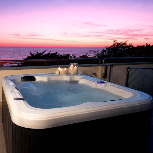 小型套房（带海景的）