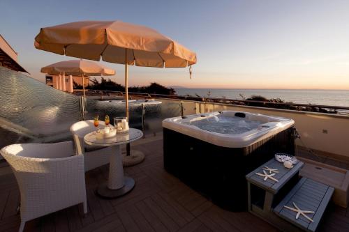 小型套房（带海景的）