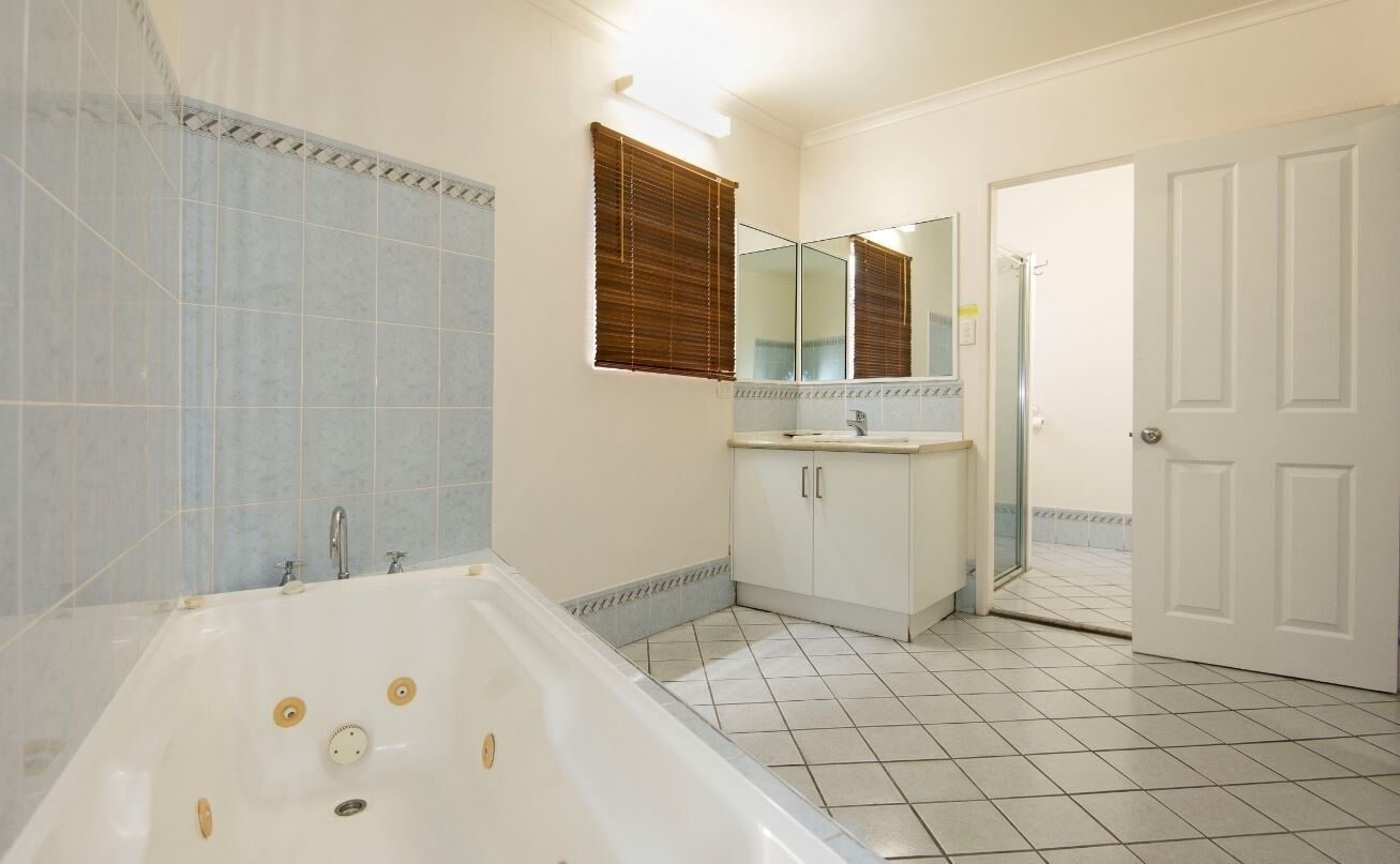 标准特大床间-带浴室