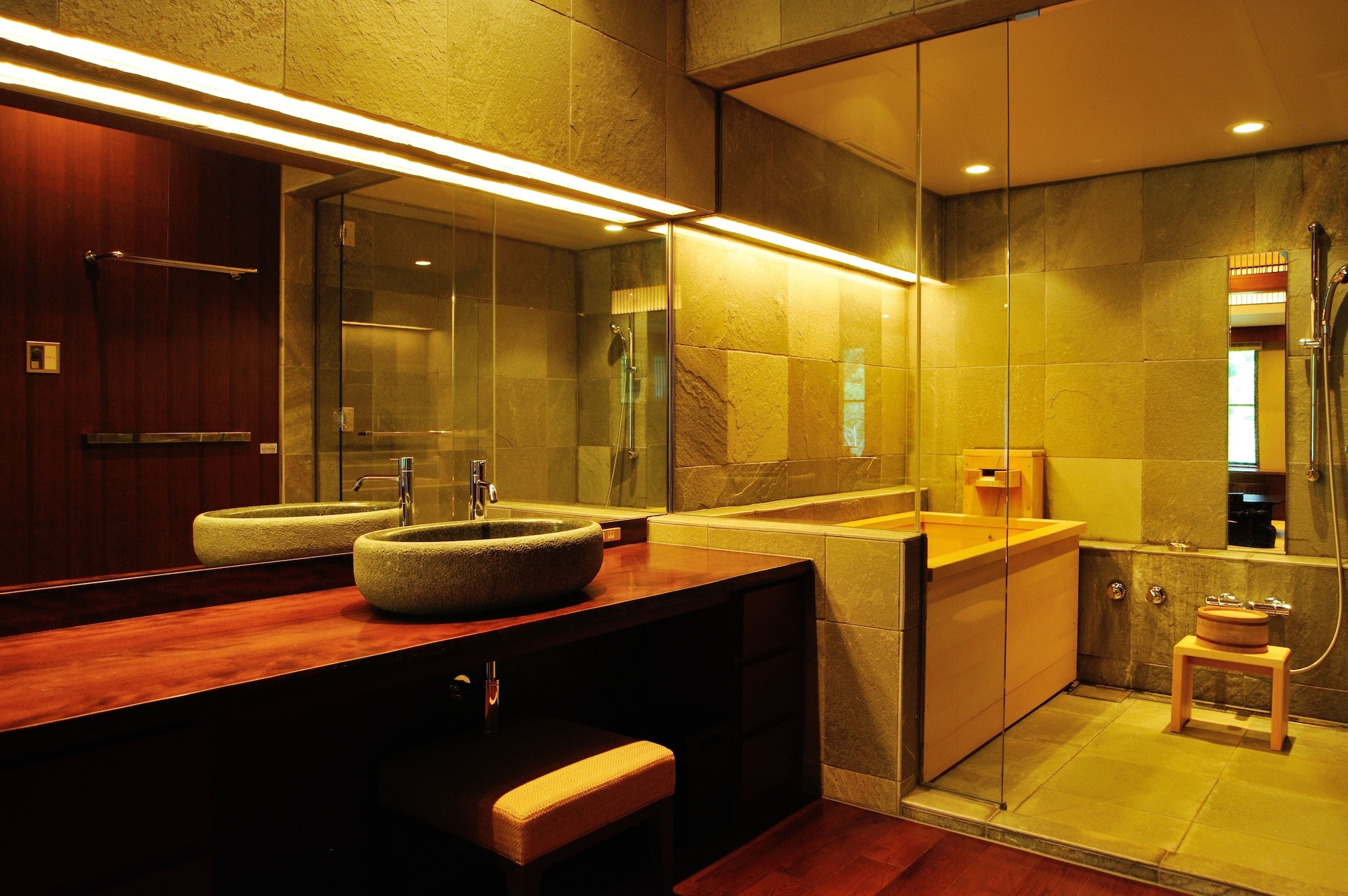 带浴室的和洋式套房