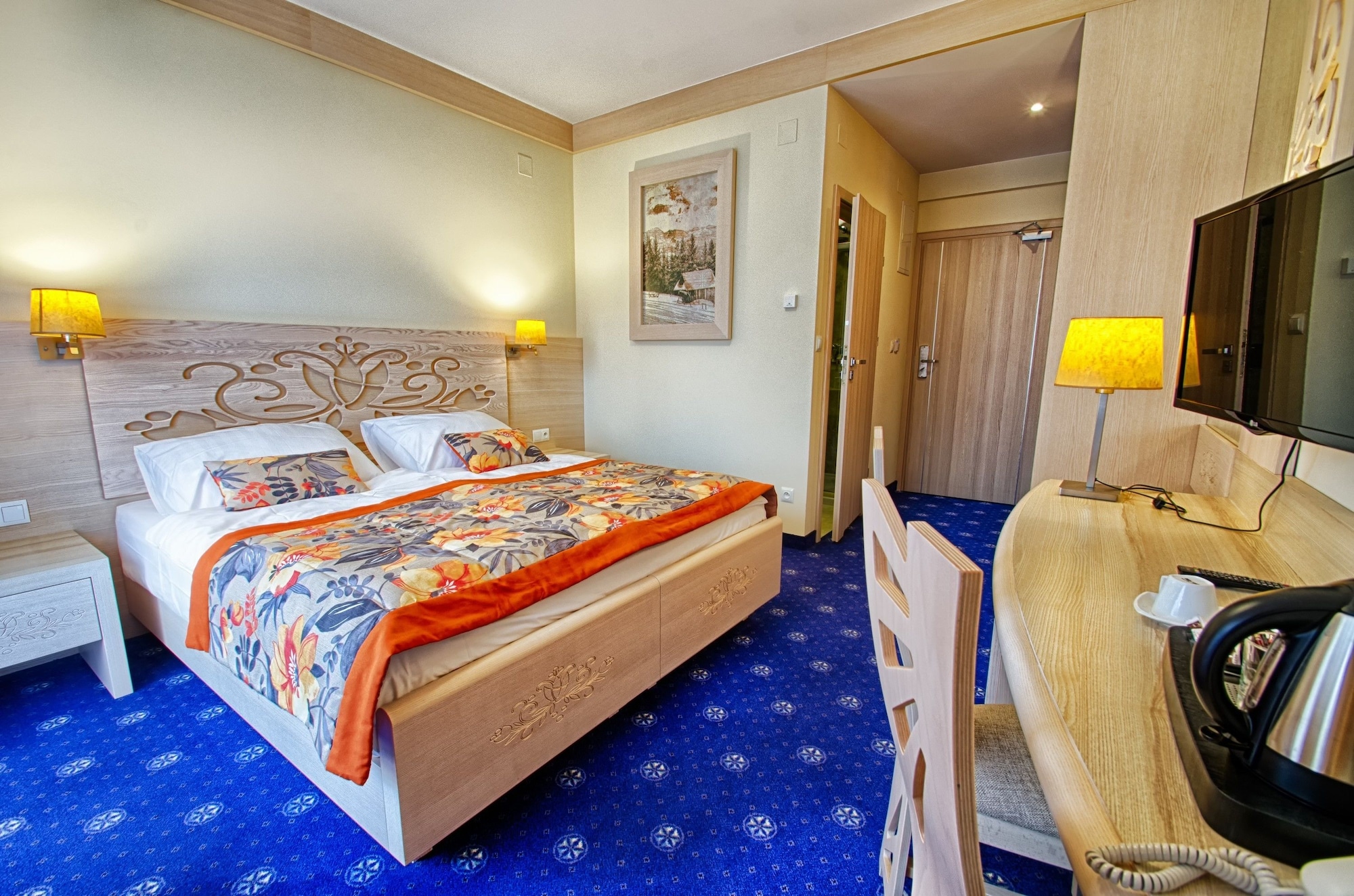 甄选双人或双床房