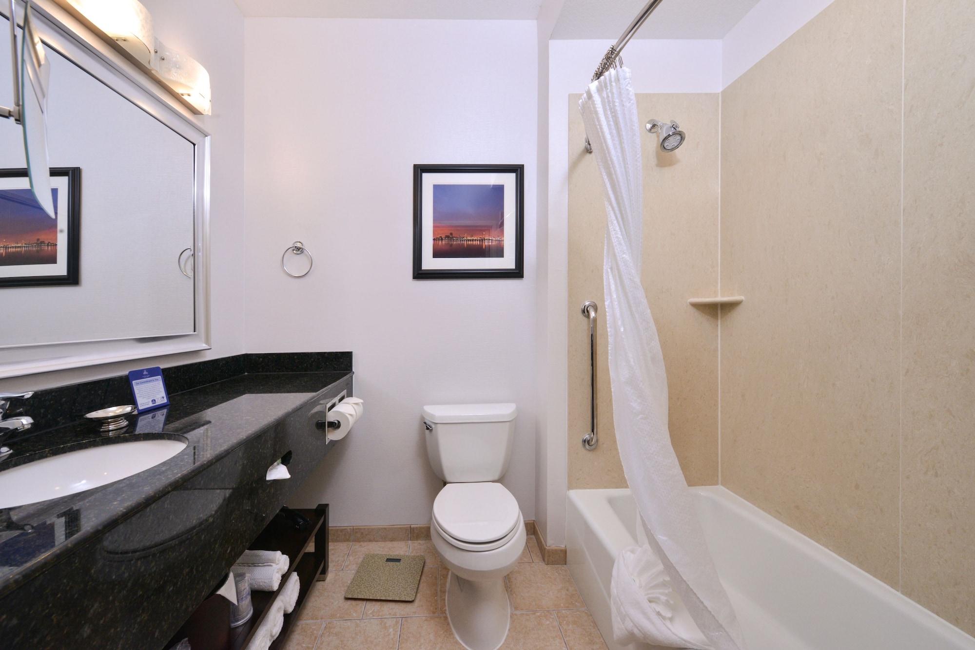 客房， 2 张双人床， 无烟房