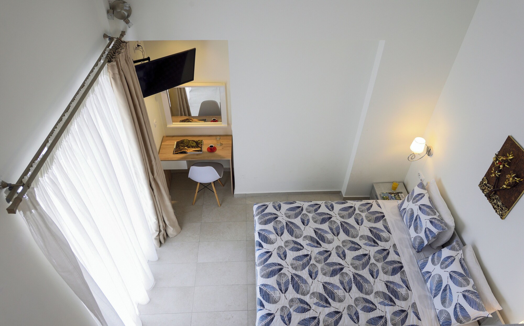 带阳台及海景的家庭房