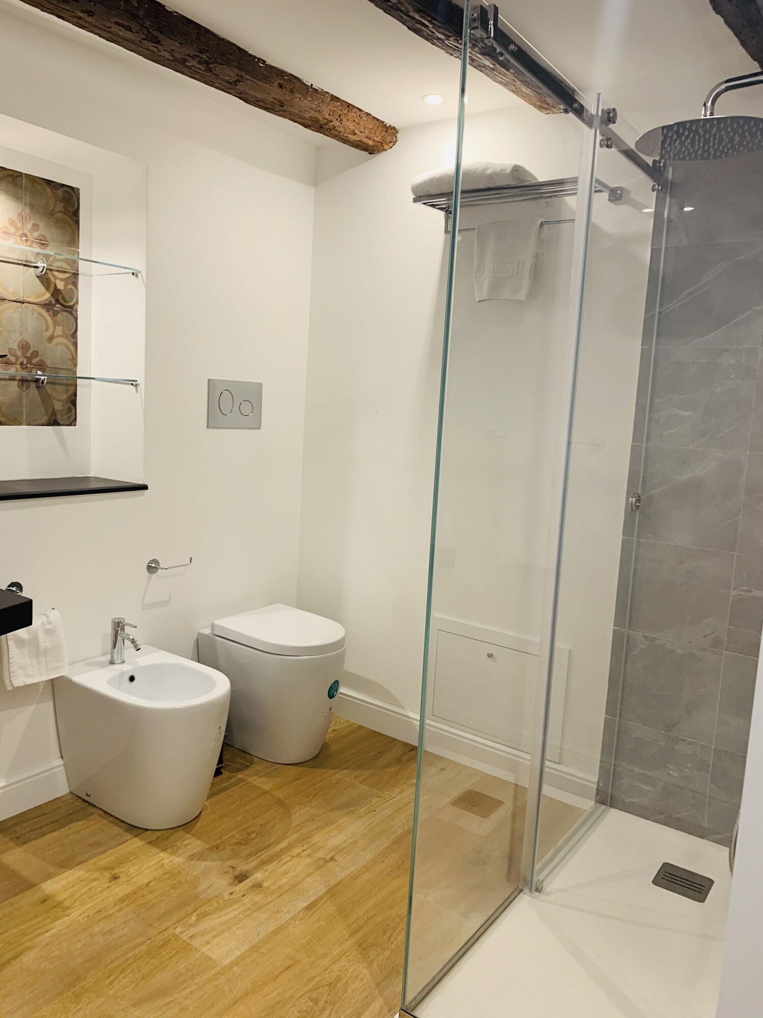 Exclusive Apartment, 1 Bedroom, Kitchen, Mezzanine