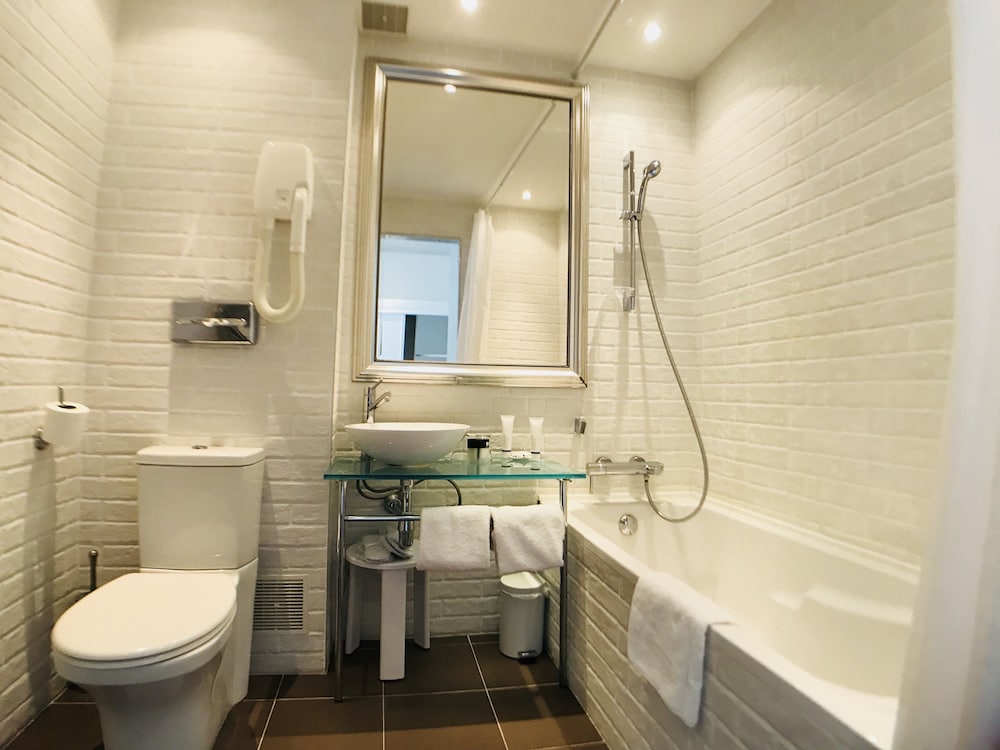 带阳台且享有海景的单人间