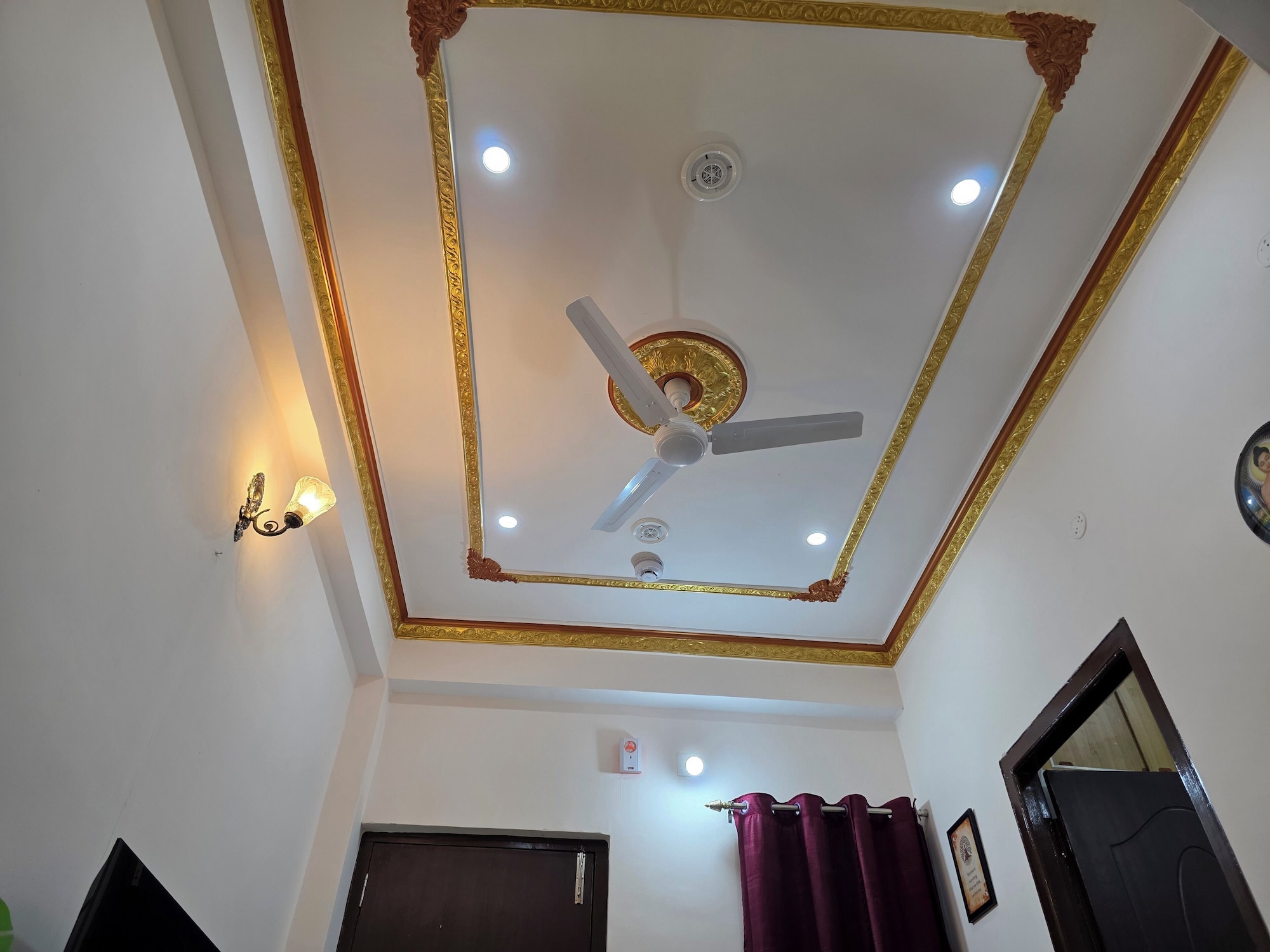 奢华公寓， 多张床， 阳台， 城市景观