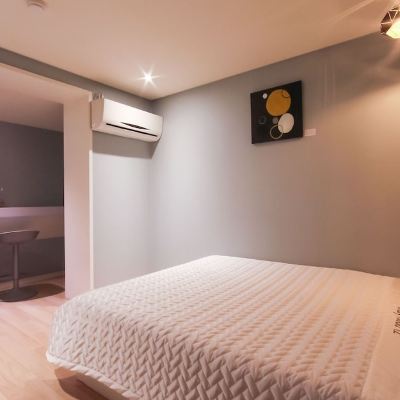 Standard Deluxe/Clean Accommodations Designated by Busan City (Non Smoking Room) Busan Daeyeongdong Stay Road 12 쿠폰