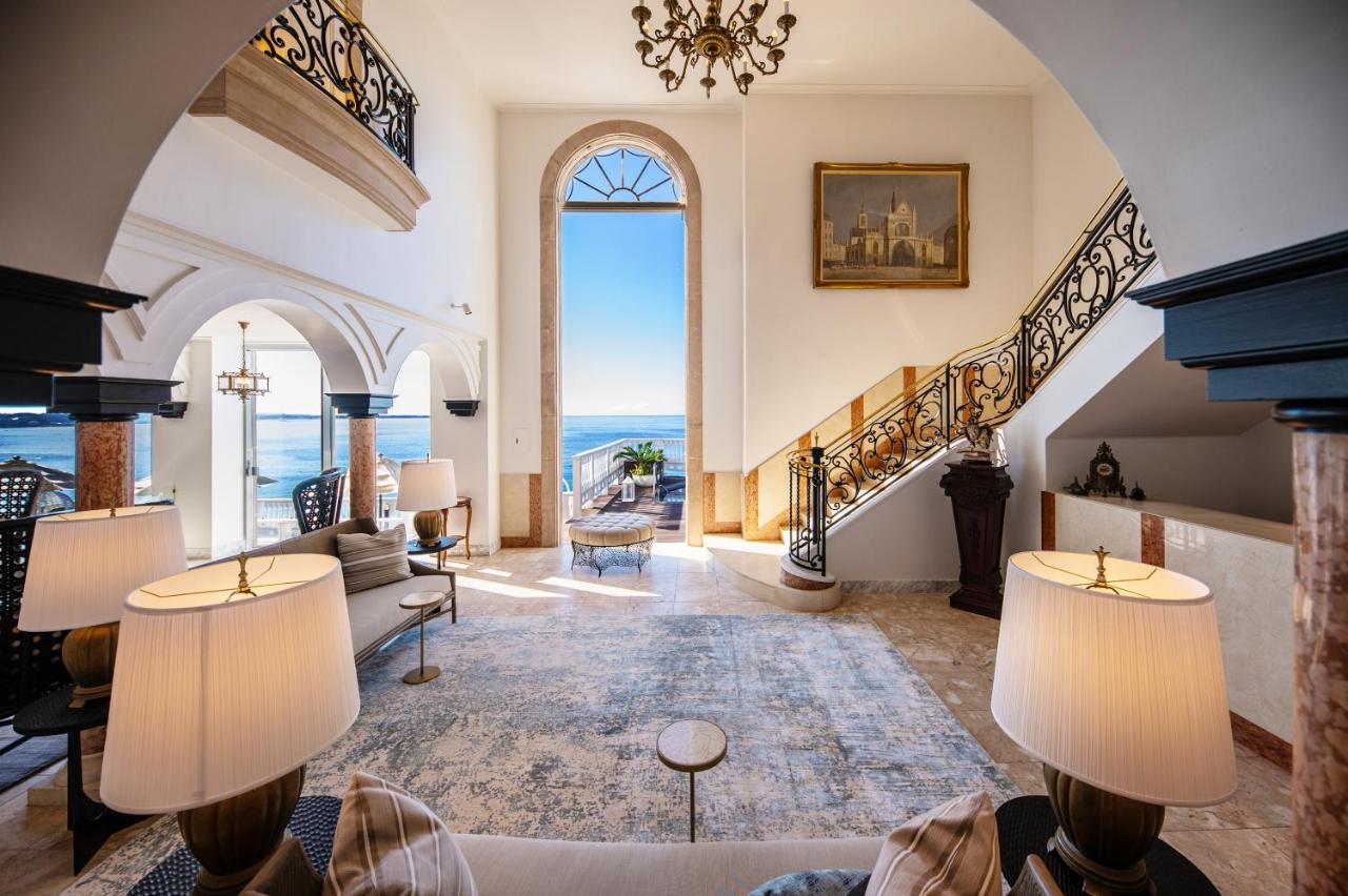 高级套房， 无烟 （含早餐 + 法式晚餐 【晚餐时间: 5:00~5:30PM】）