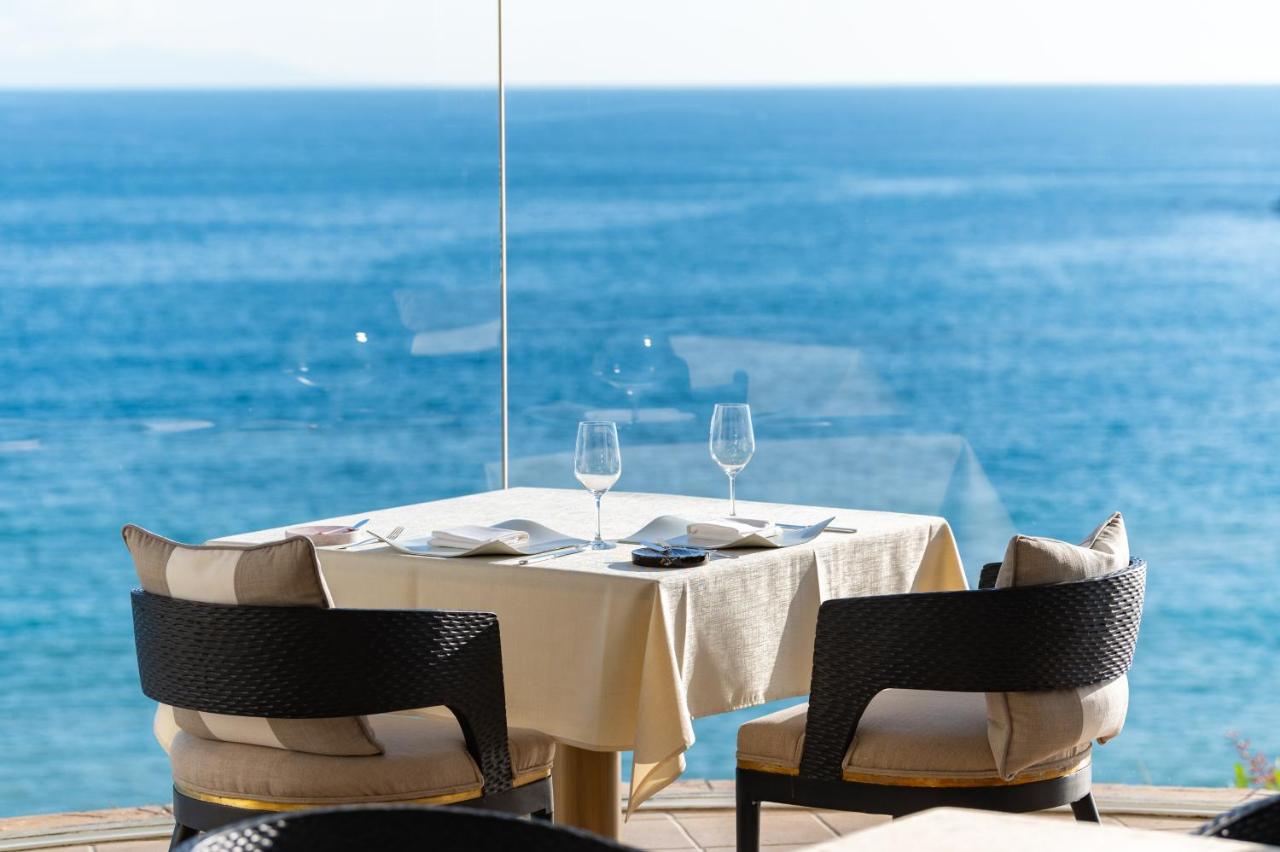 高级套房， 无烟 （含早餐 + 法式晚餐 【晚餐时间: 5:00~5:30PM】）