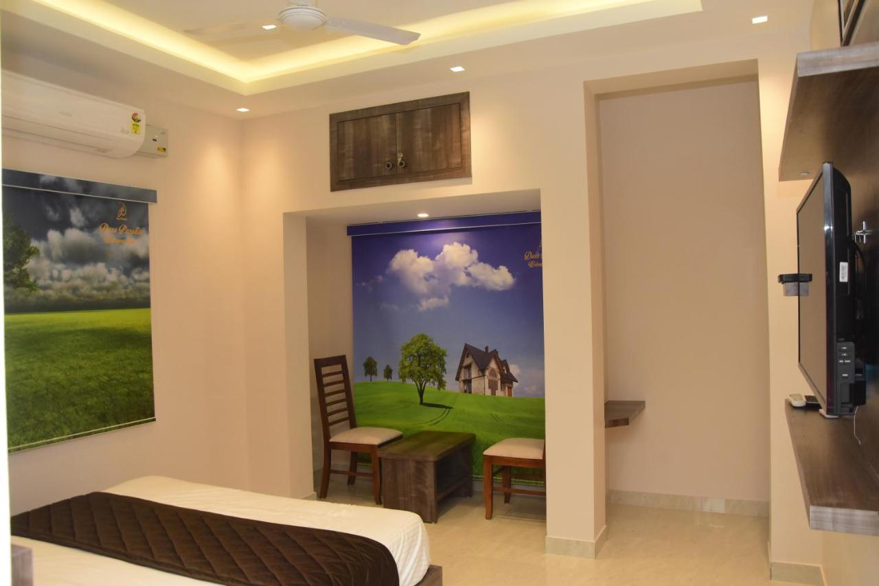 带山景的双人间