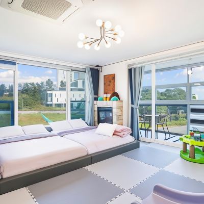 Room (A201 (Kids Room/Lake View/Trampoline/) 포뷰 펜션 쿠폰