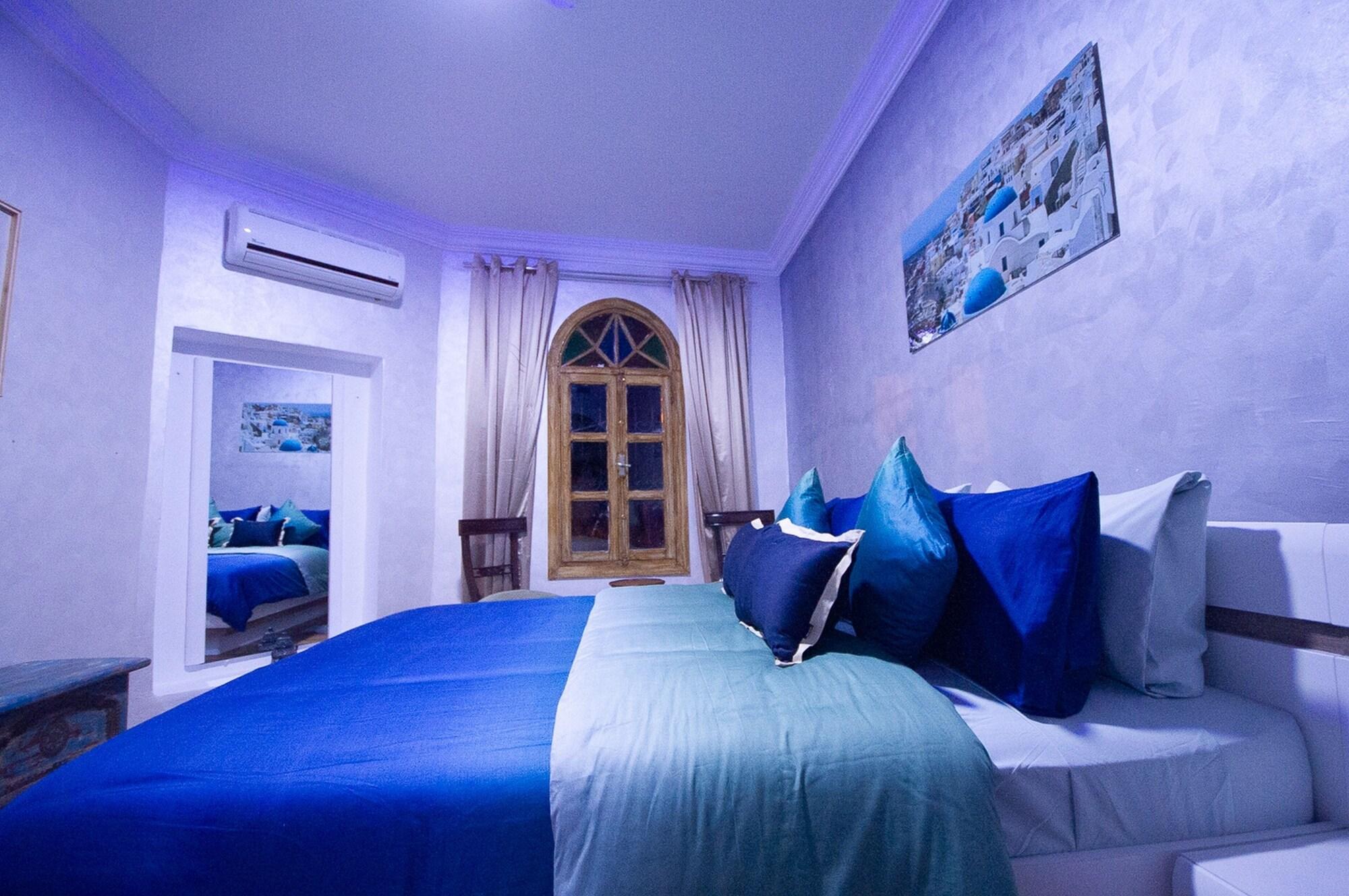 带山景的双人间