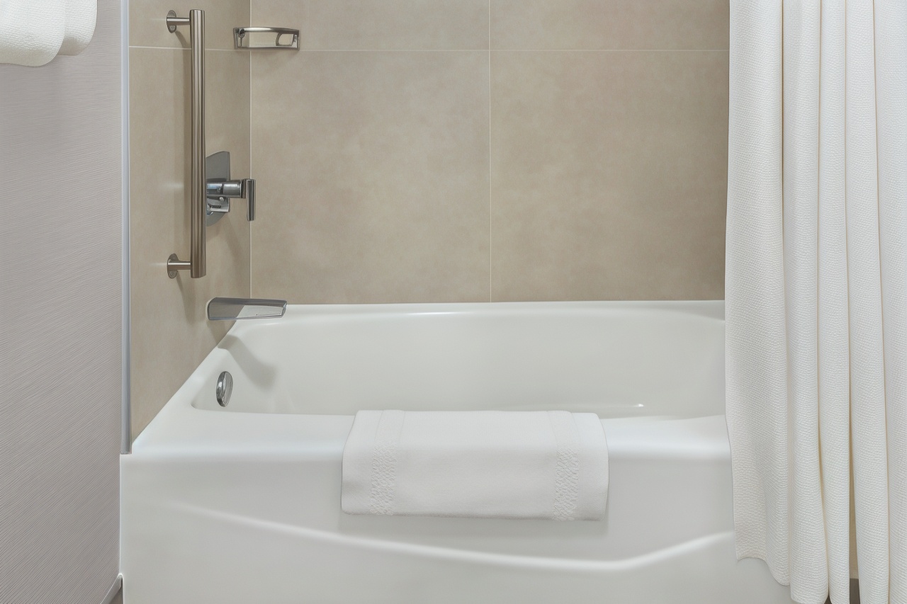 Room, 2 Double Beds, Non Smoking (Mobility/Hearing Accessible, Tub)