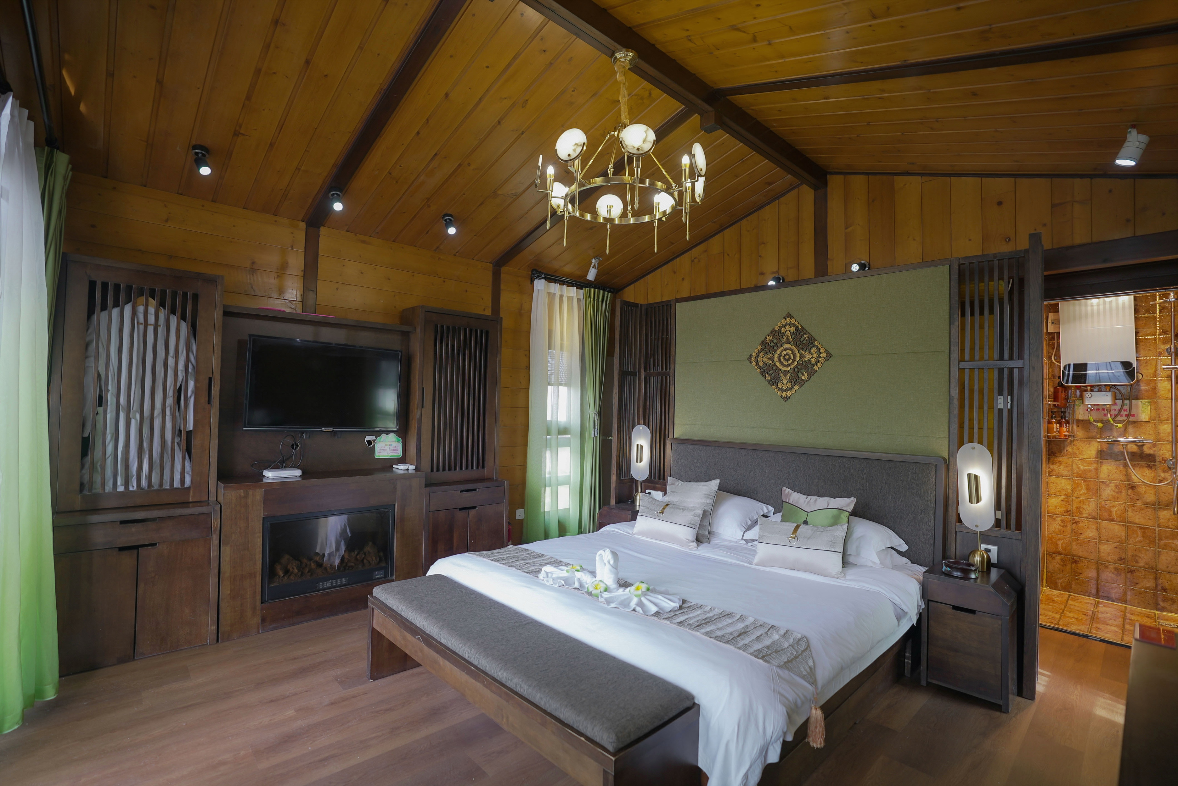 Fairy Tale Forest Deluxe Cabin - Lake-View (Double Bed)