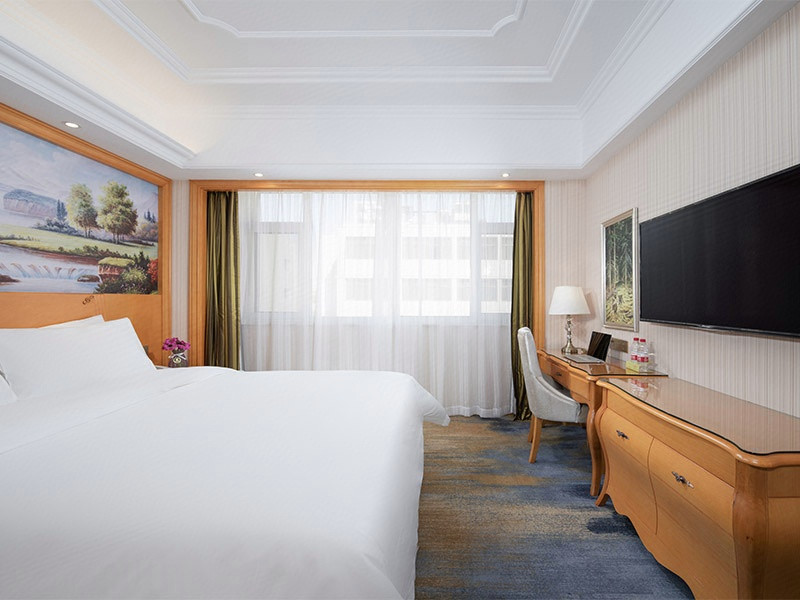 标准大床房（康莱斯床垫+鹅绒枕+暖居舒适）