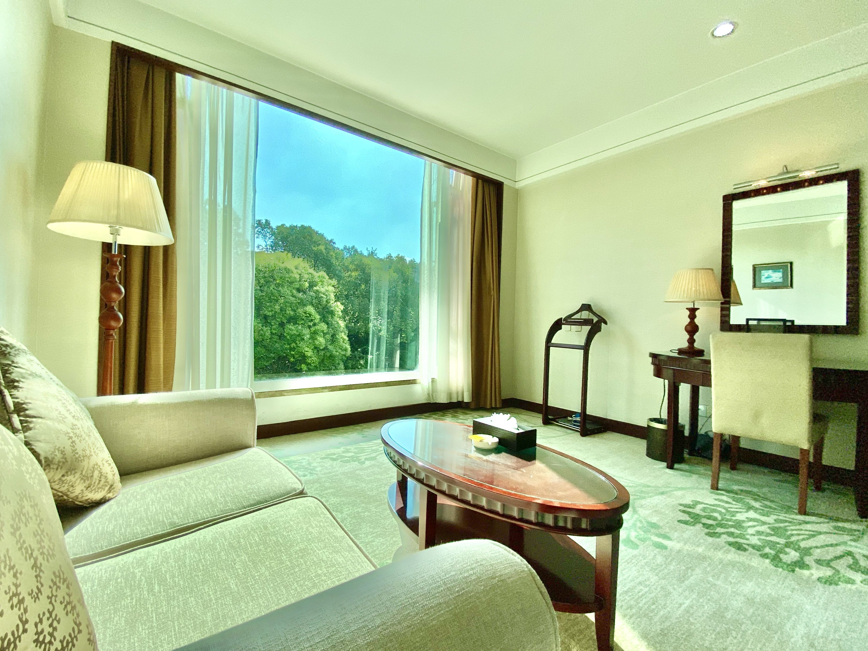 北园豪华水景大床房