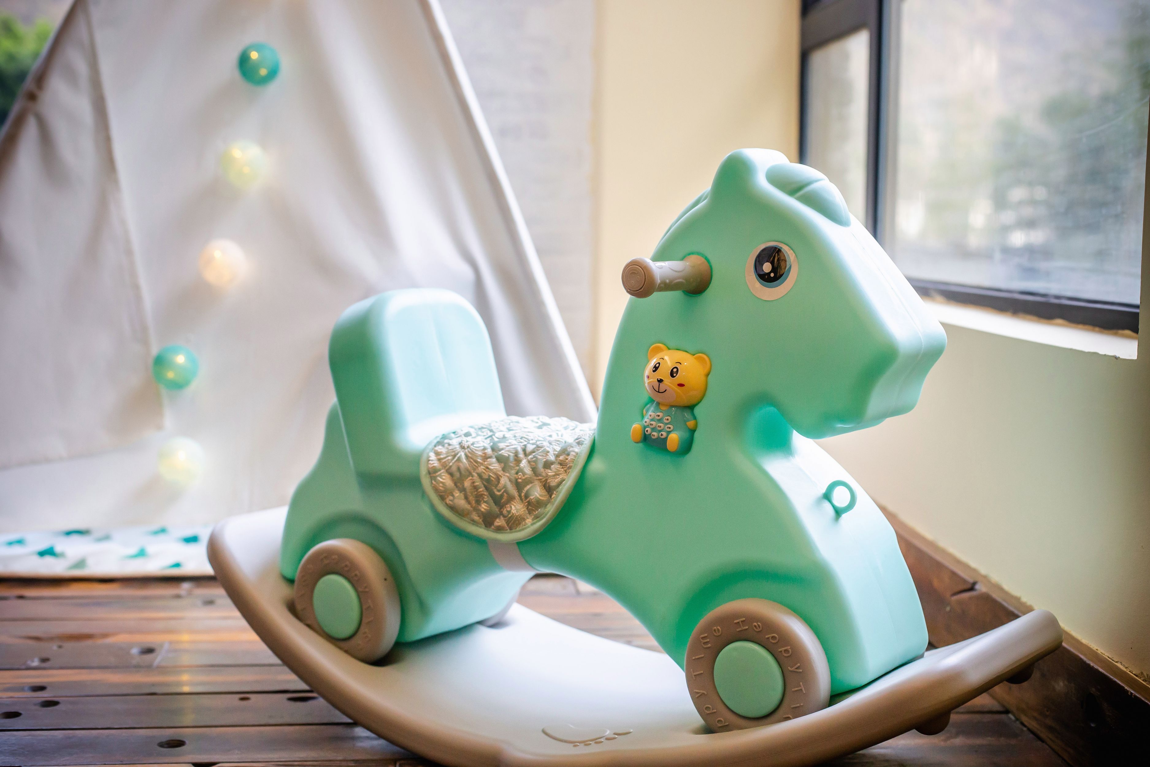 萌趣主题亲子房（超大房间+窗台品茶+观景浴缸）