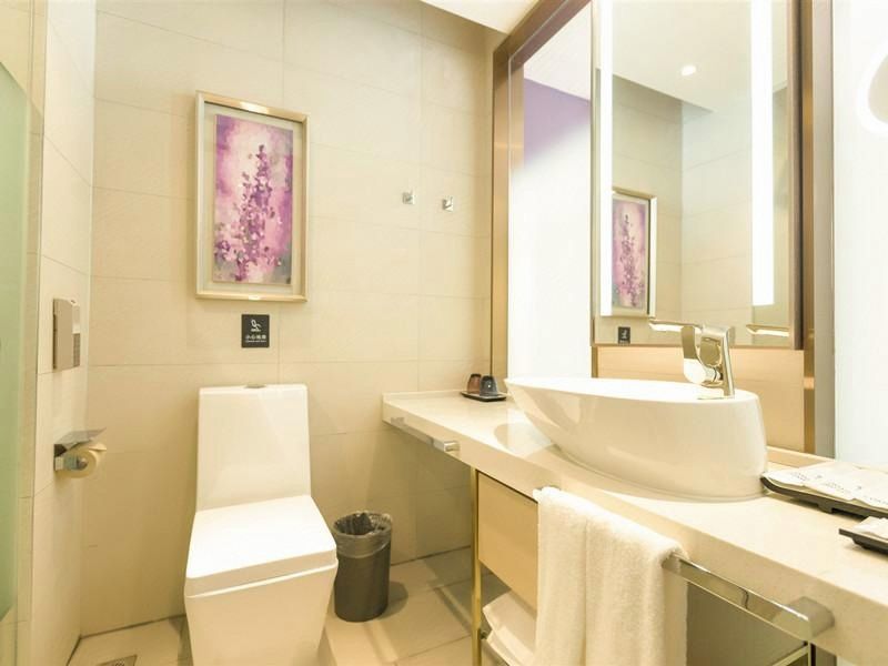 商务大床房（慕思床垫+电视投屏+智能客控+小冰箱）