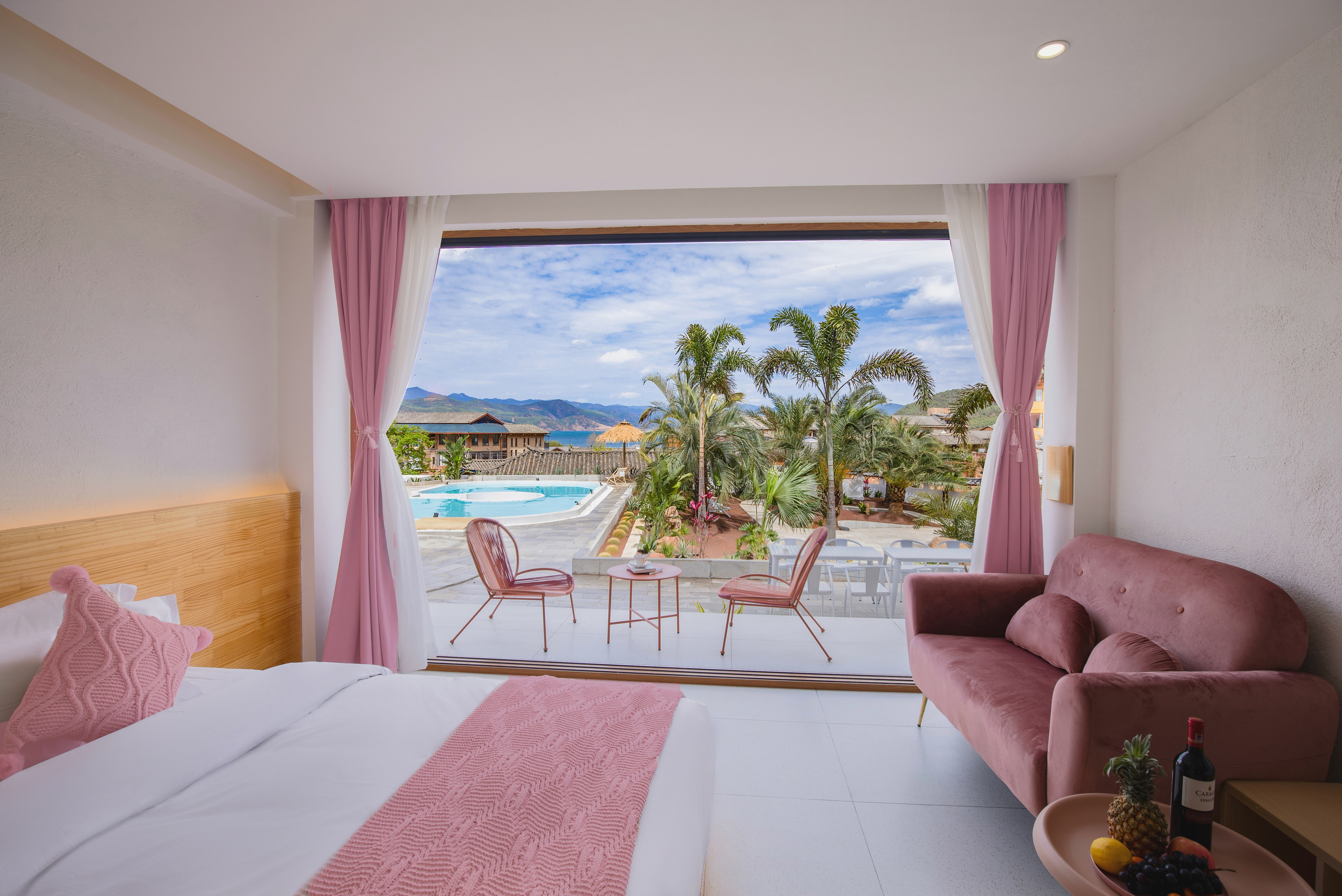 Summer Lakeside Twin Room(island style courtyard)