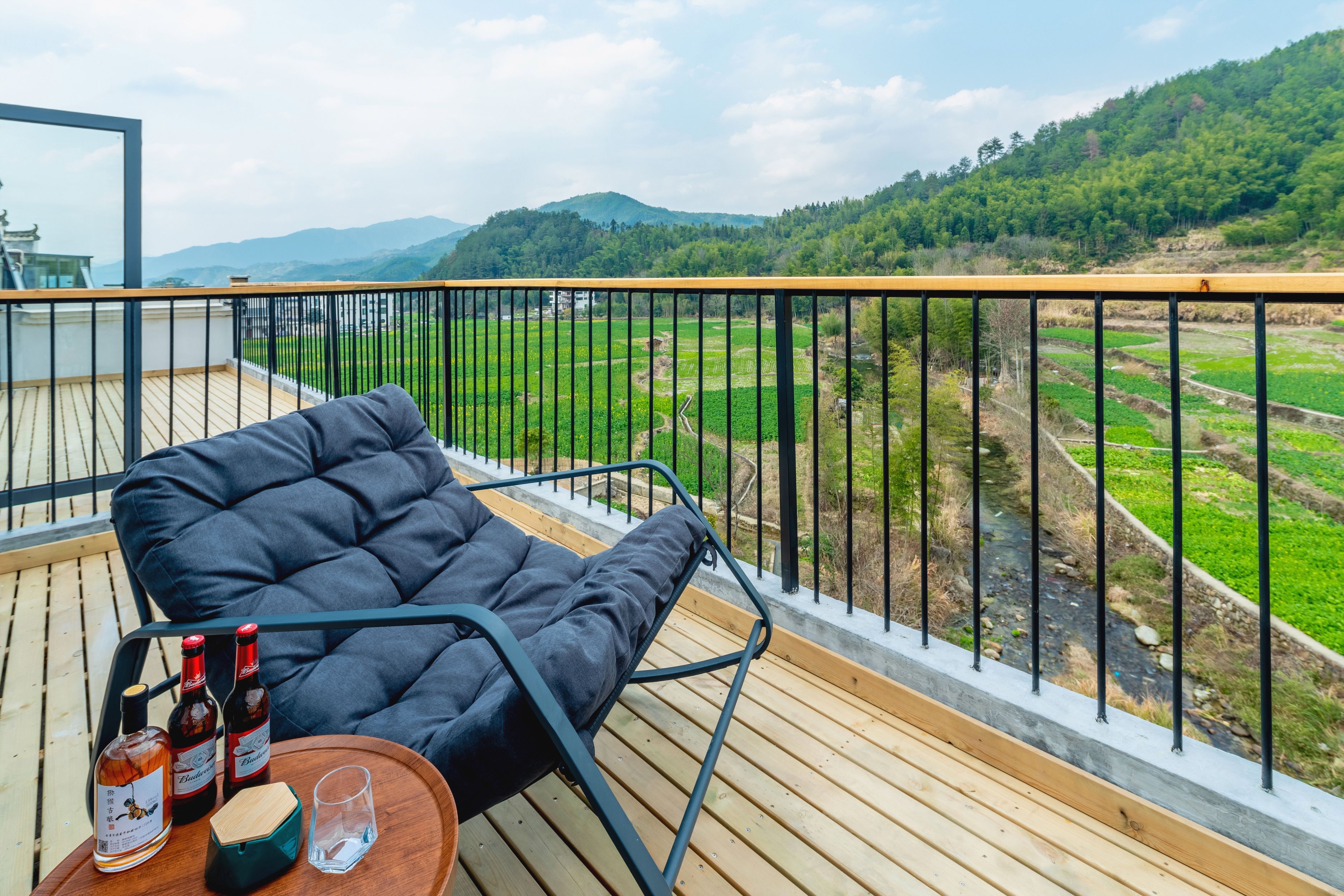 1 Room (King Bed) (Terrace)