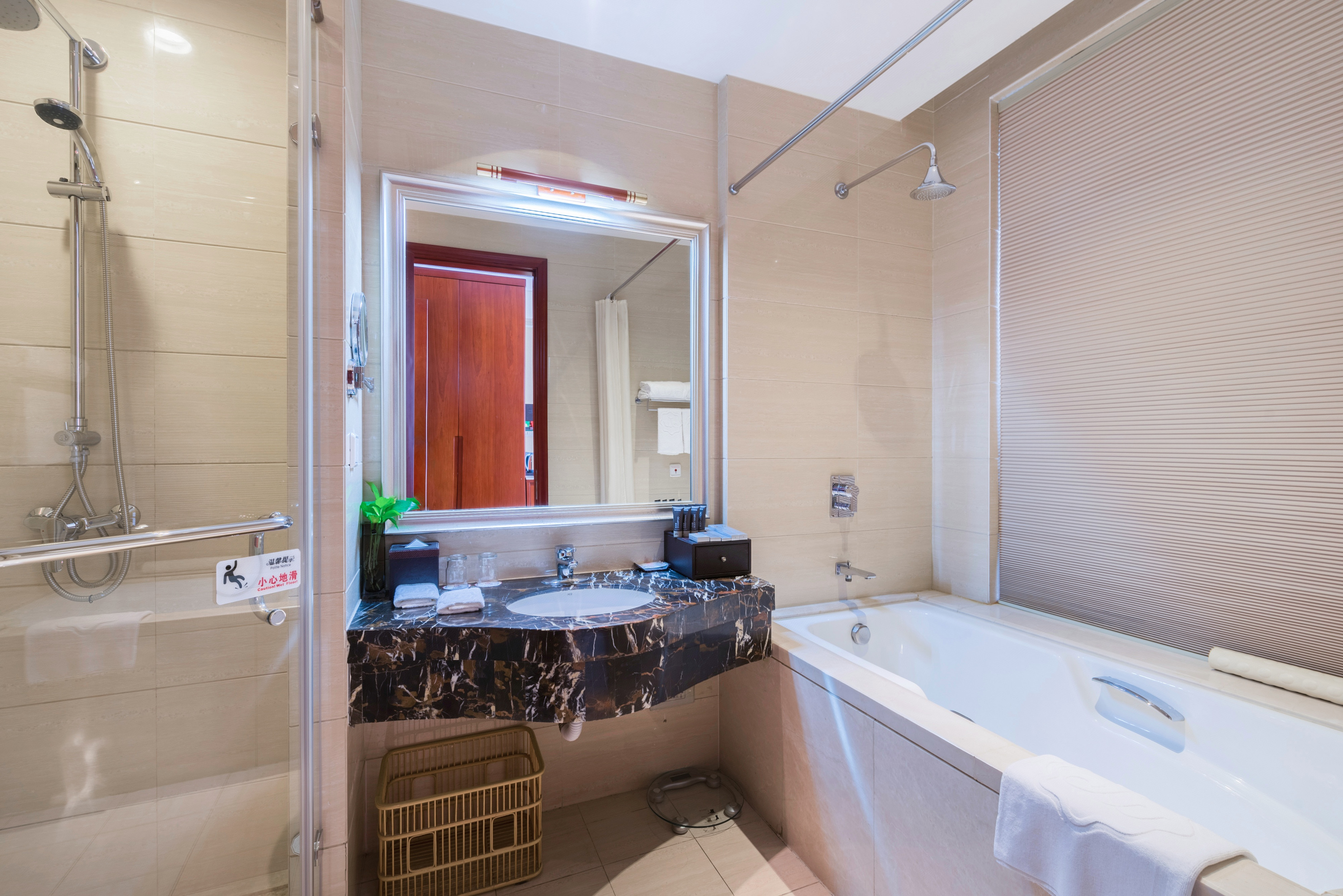 豪华大床零压房