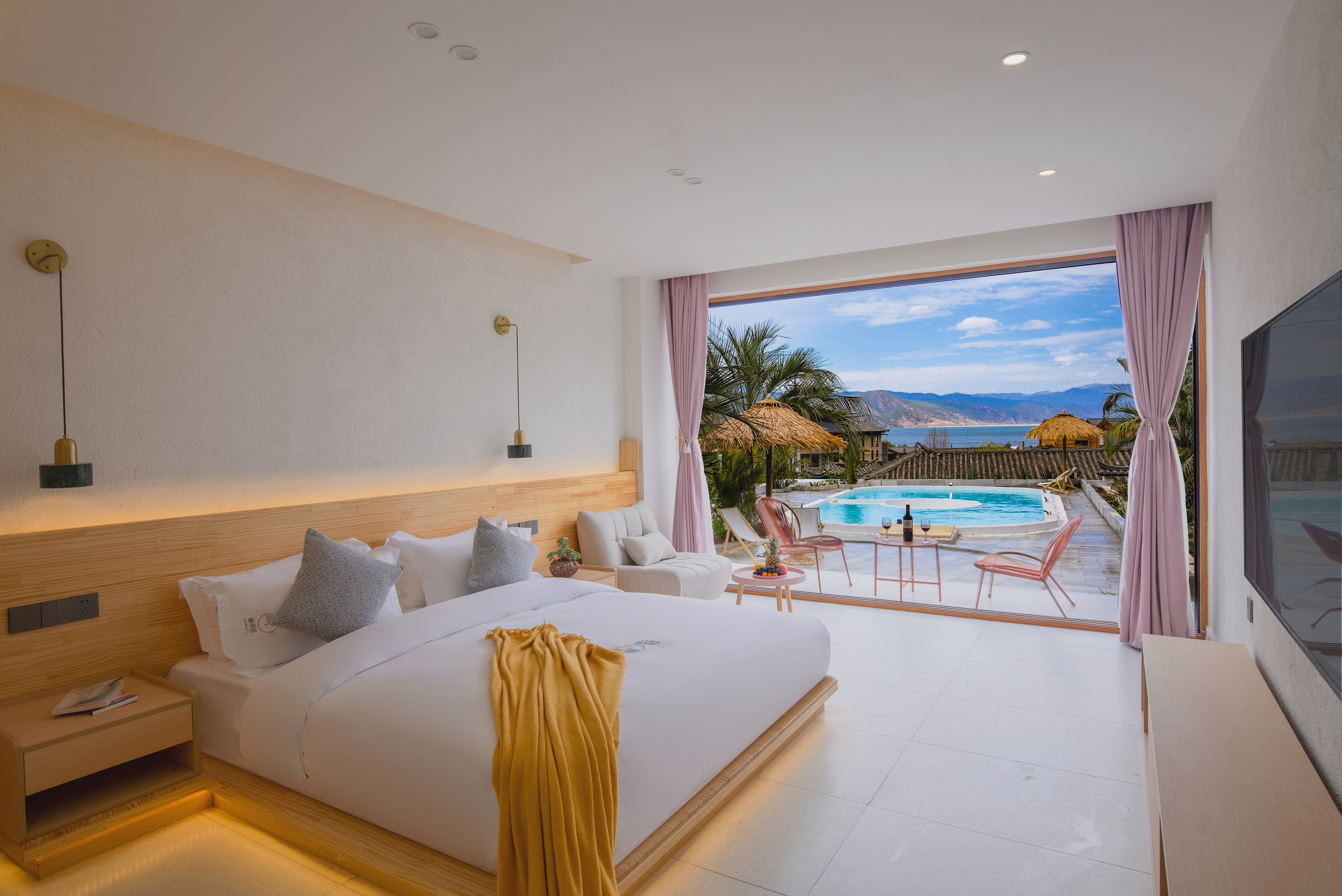 Summer Sunshine Double Room(island style courtyard)