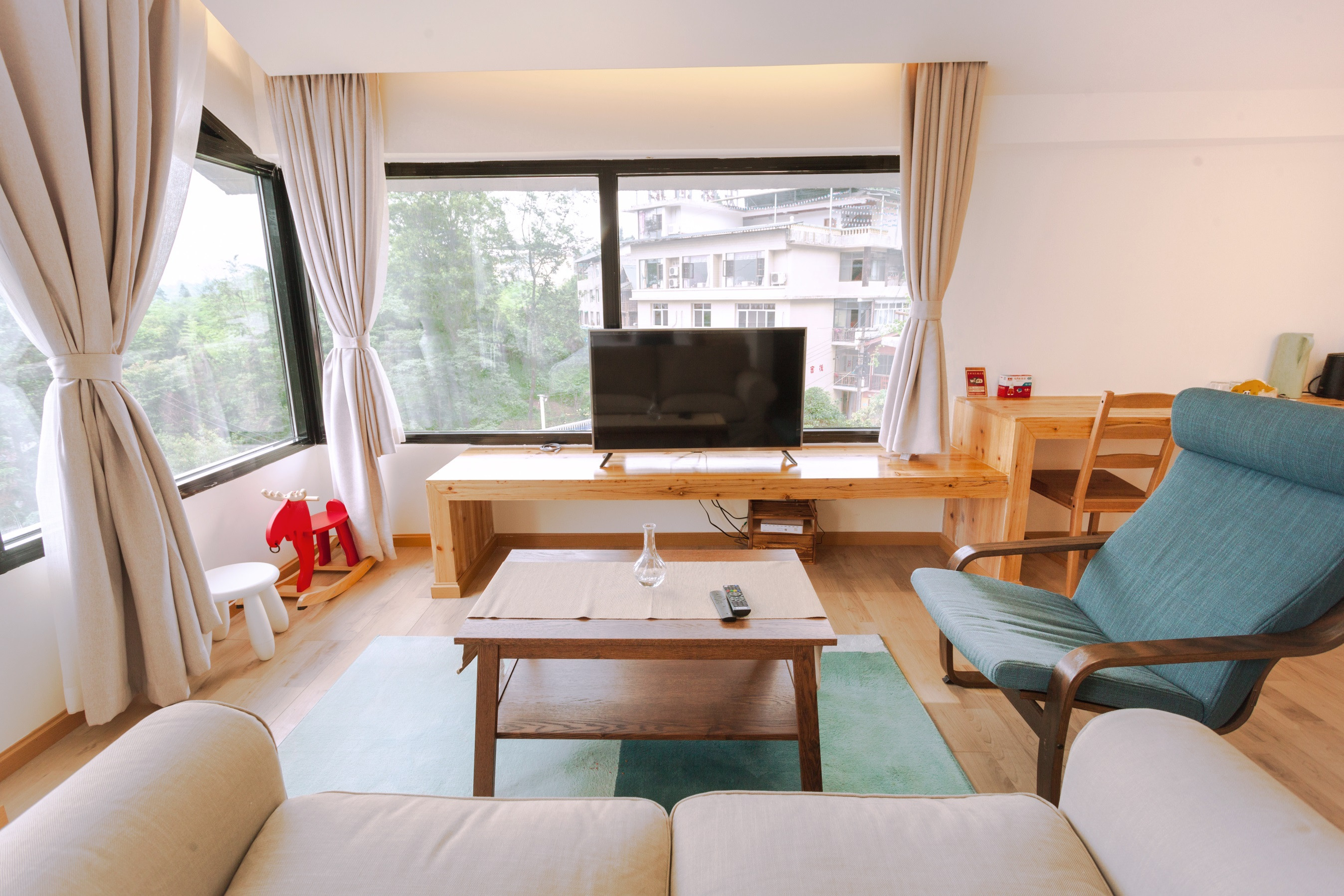 Firefly Sunrise Scenic Room