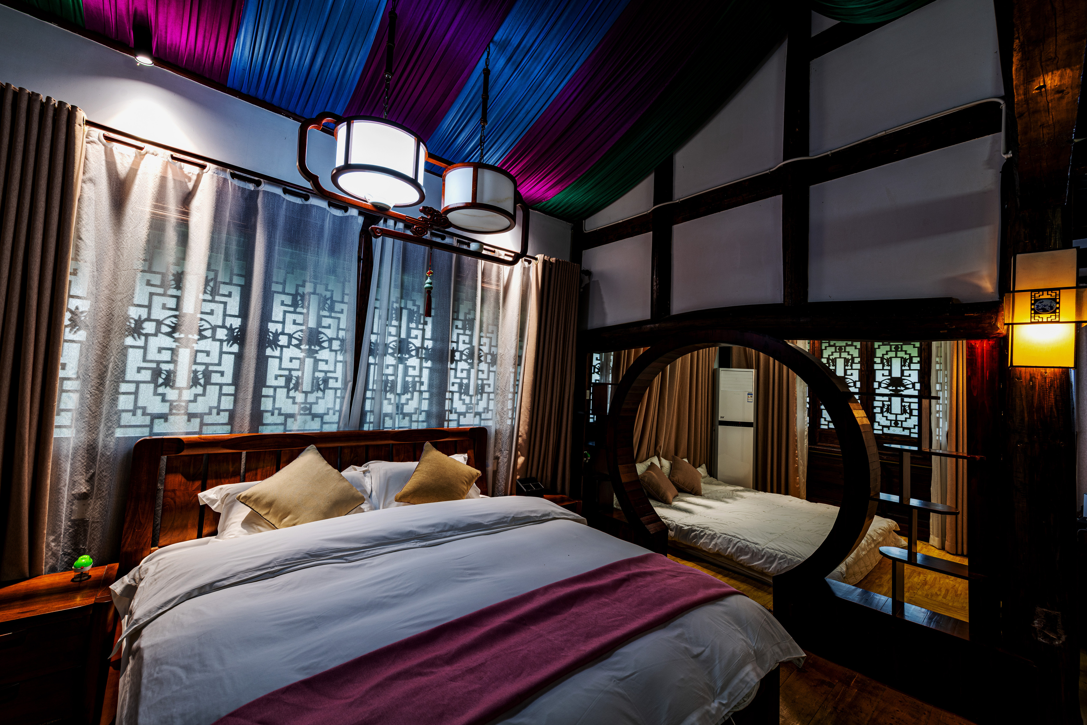 Fog tea manor inn Elegant Charm Family Room