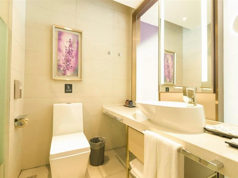 浪漫优享房（慕思床垫+电视投屏+智能客控+小冰箱）