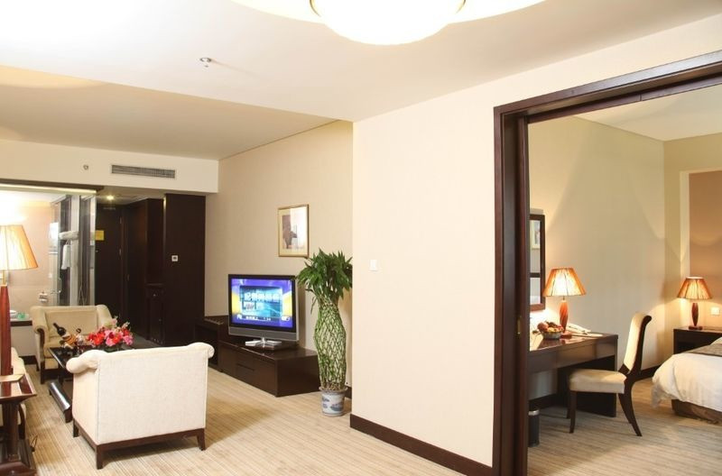 豪华商务大床房