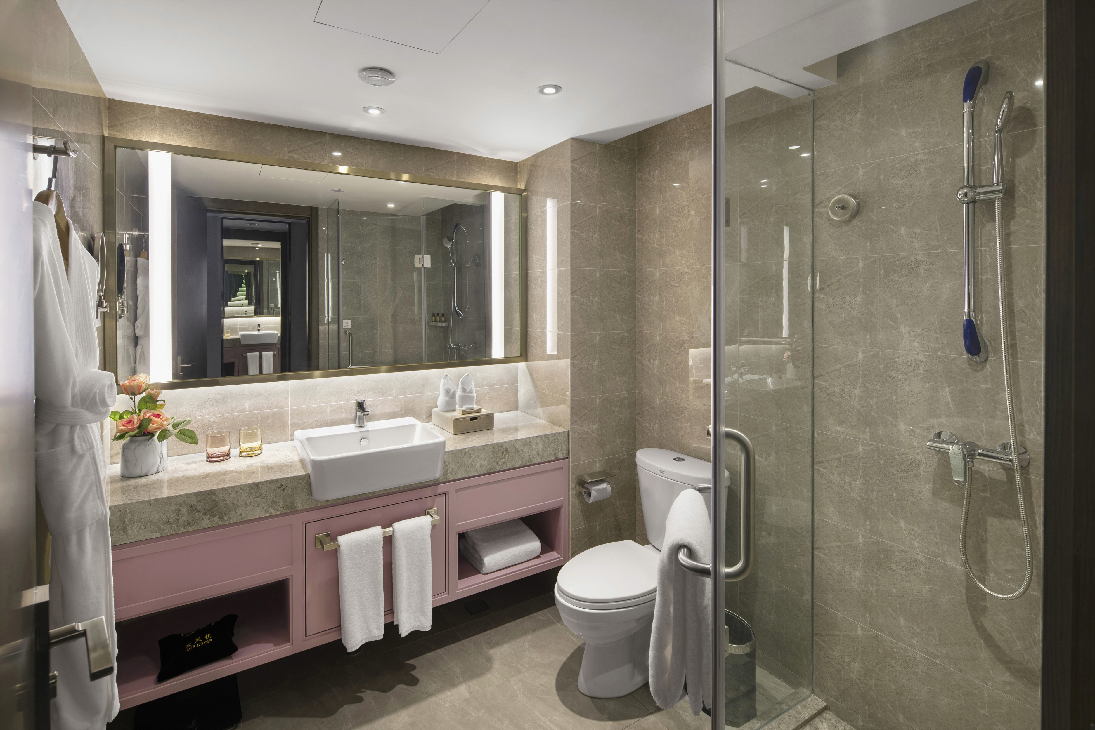 丽雅大床房（智能马桶）