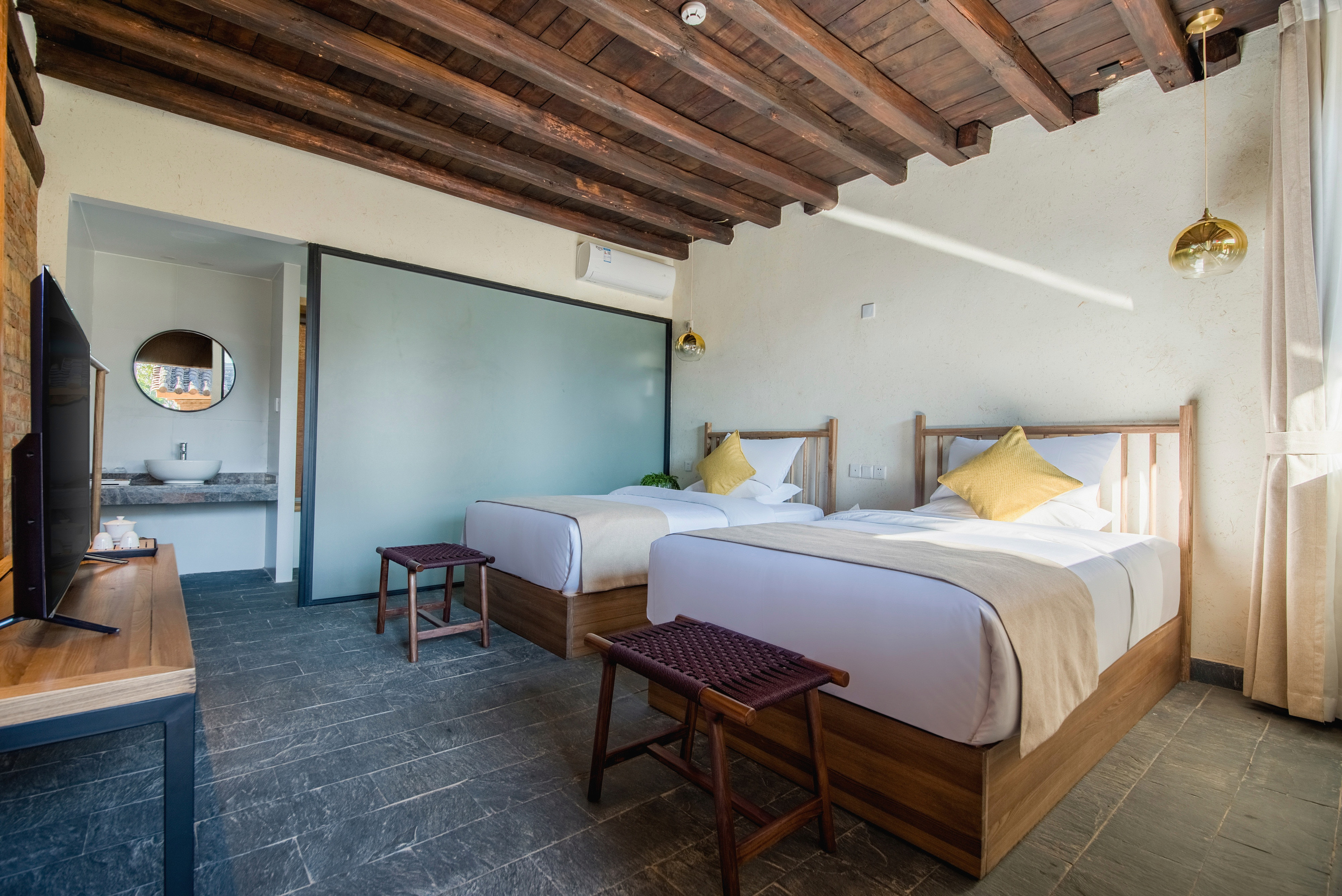 寻雀鸣庭院双床房