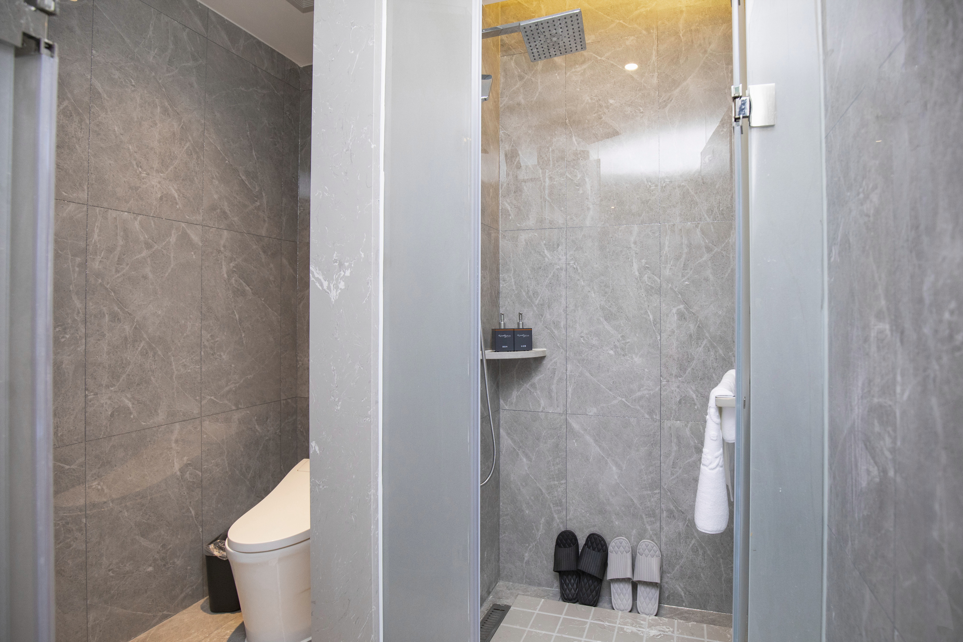 Business Room (With bathtub)