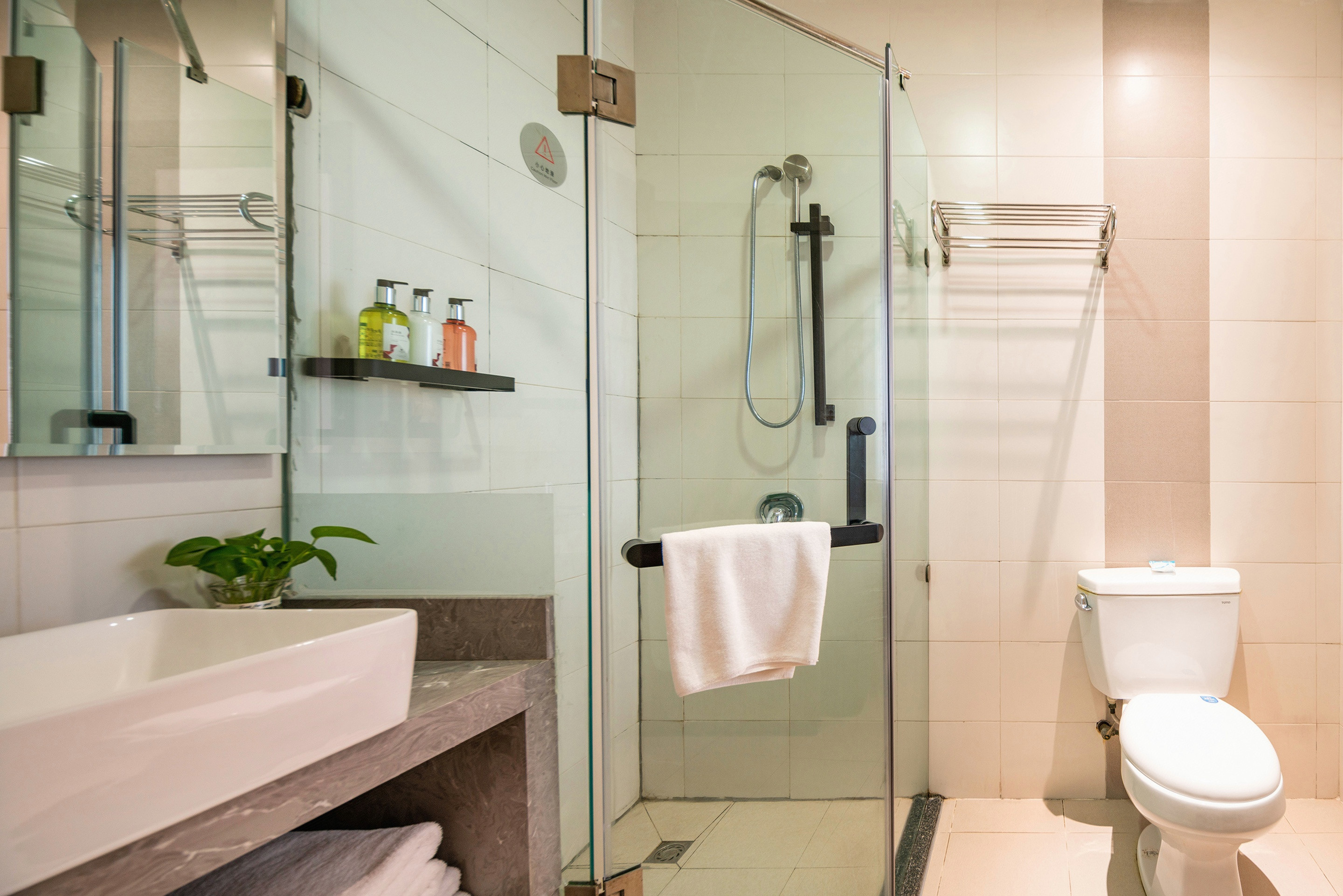 Memory Foam Twin Room