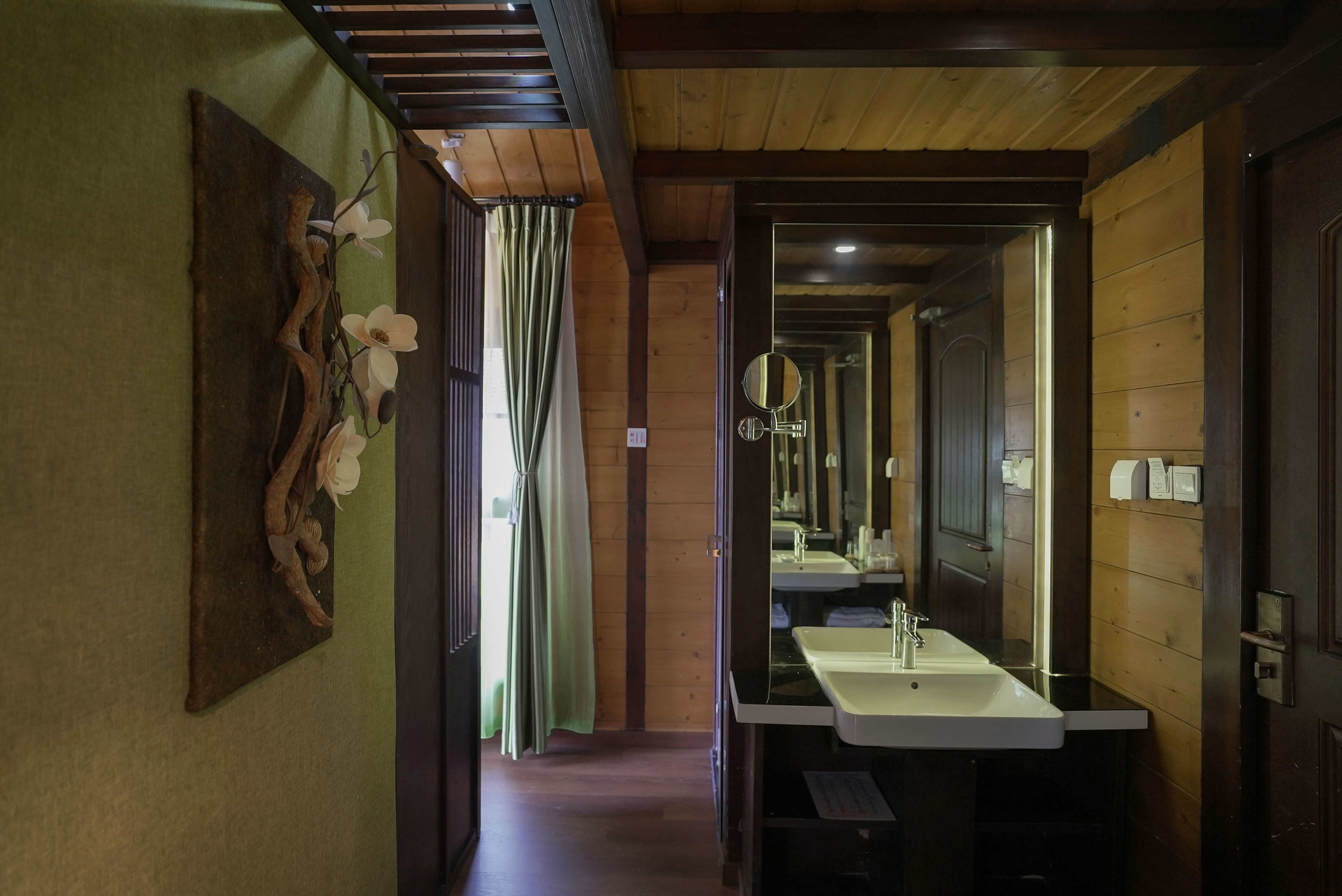 Fairy Tale Forest Deluxe Cabin - Lake-View (Double Bed)