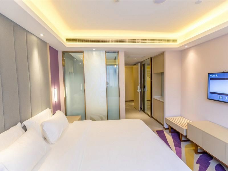 商务大床房（慕思床垫+电视投屏+智能客控+小冰箱）