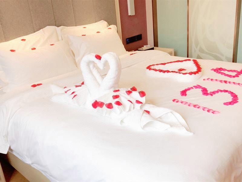 浪漫优享房（慕思床垫+电视投屏+智能客控+小冰箱）