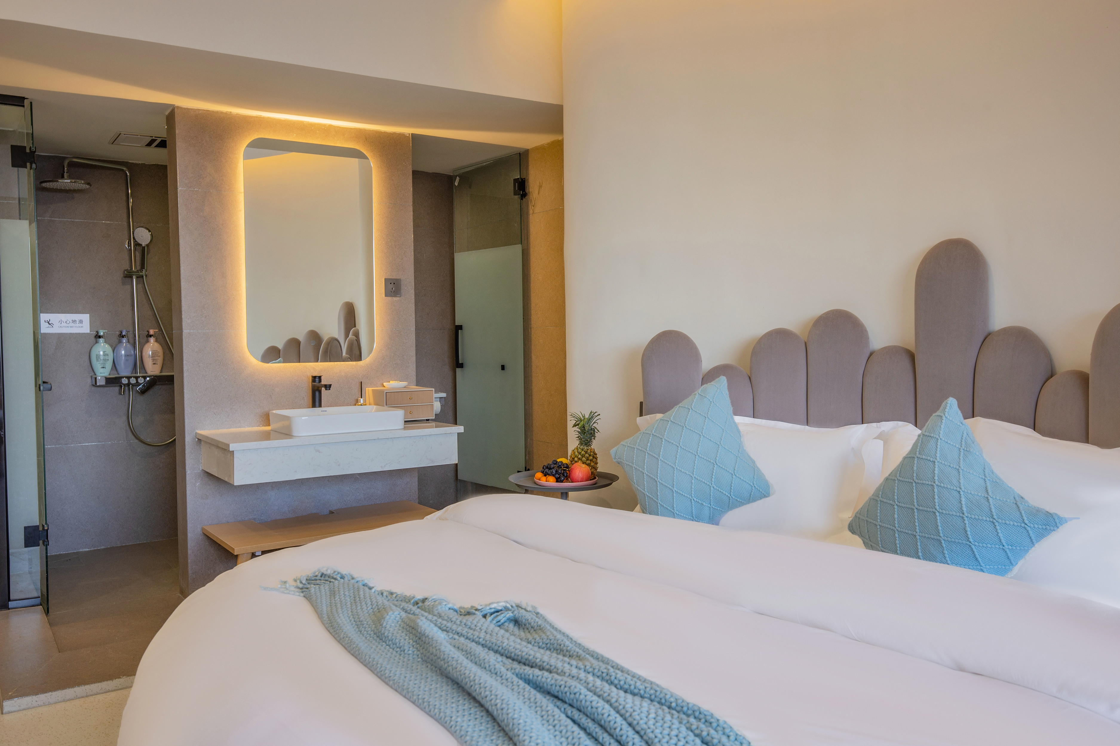 Santorini Lake View Round Bed Room(island Style Courtyard)